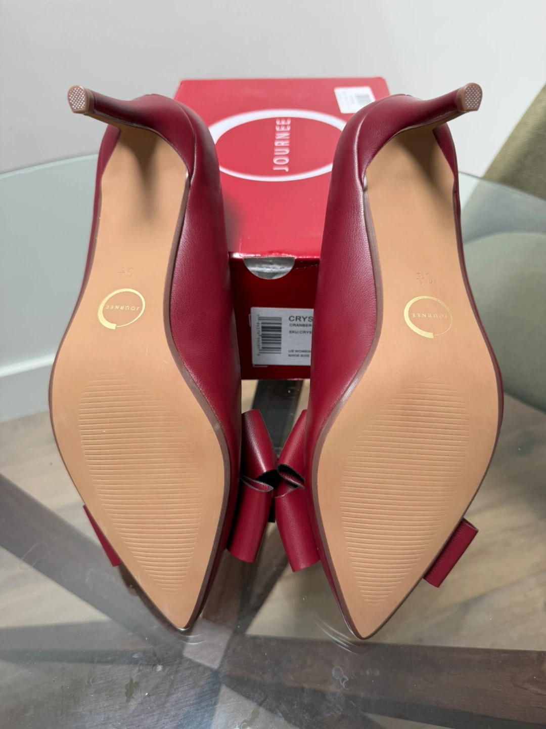 Size 9.5 M - Journee Women's Red Faux Leather Bow Heels - photo 2