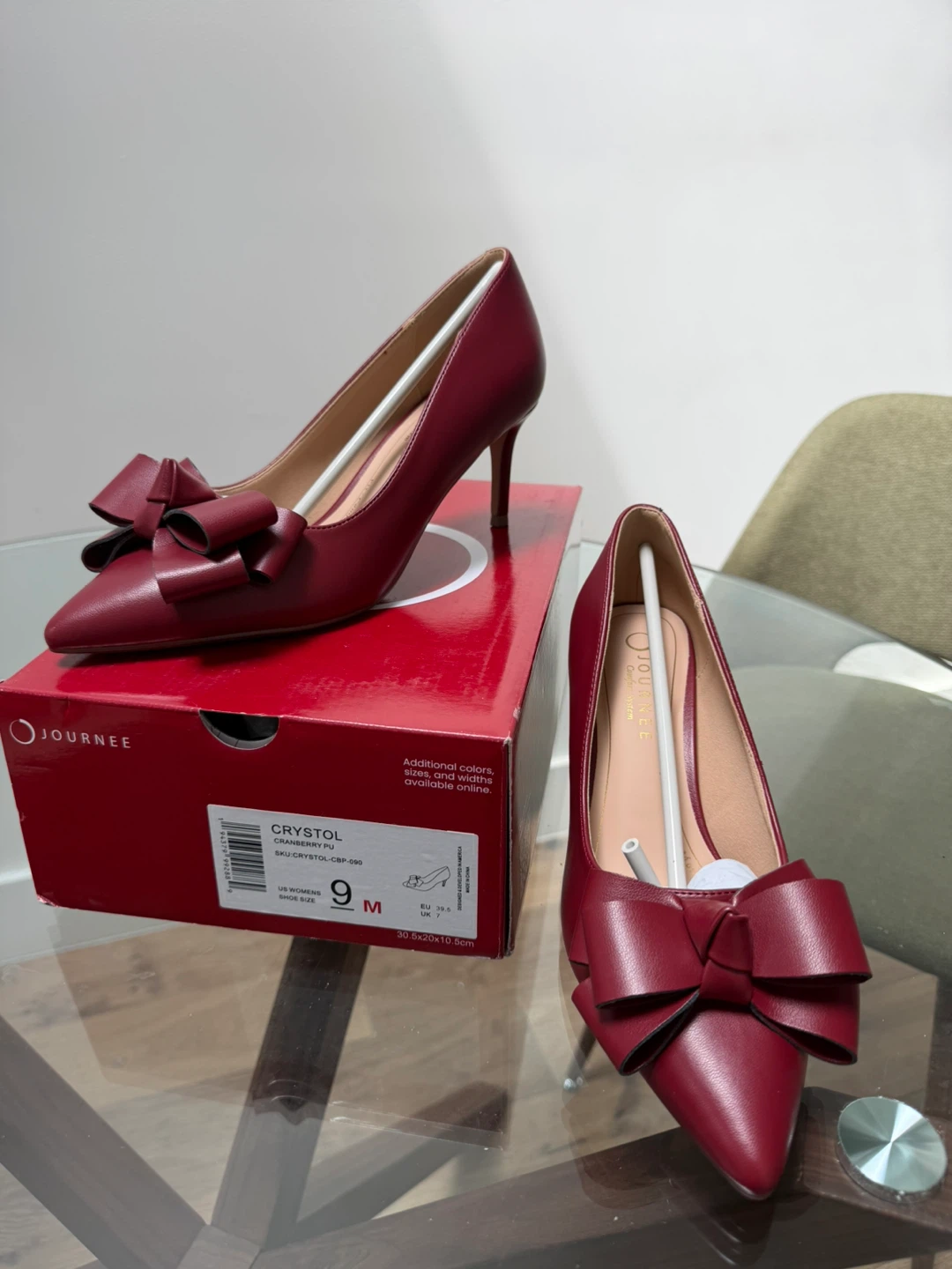 Size 9 M - Journee Women's Red Bow Heels