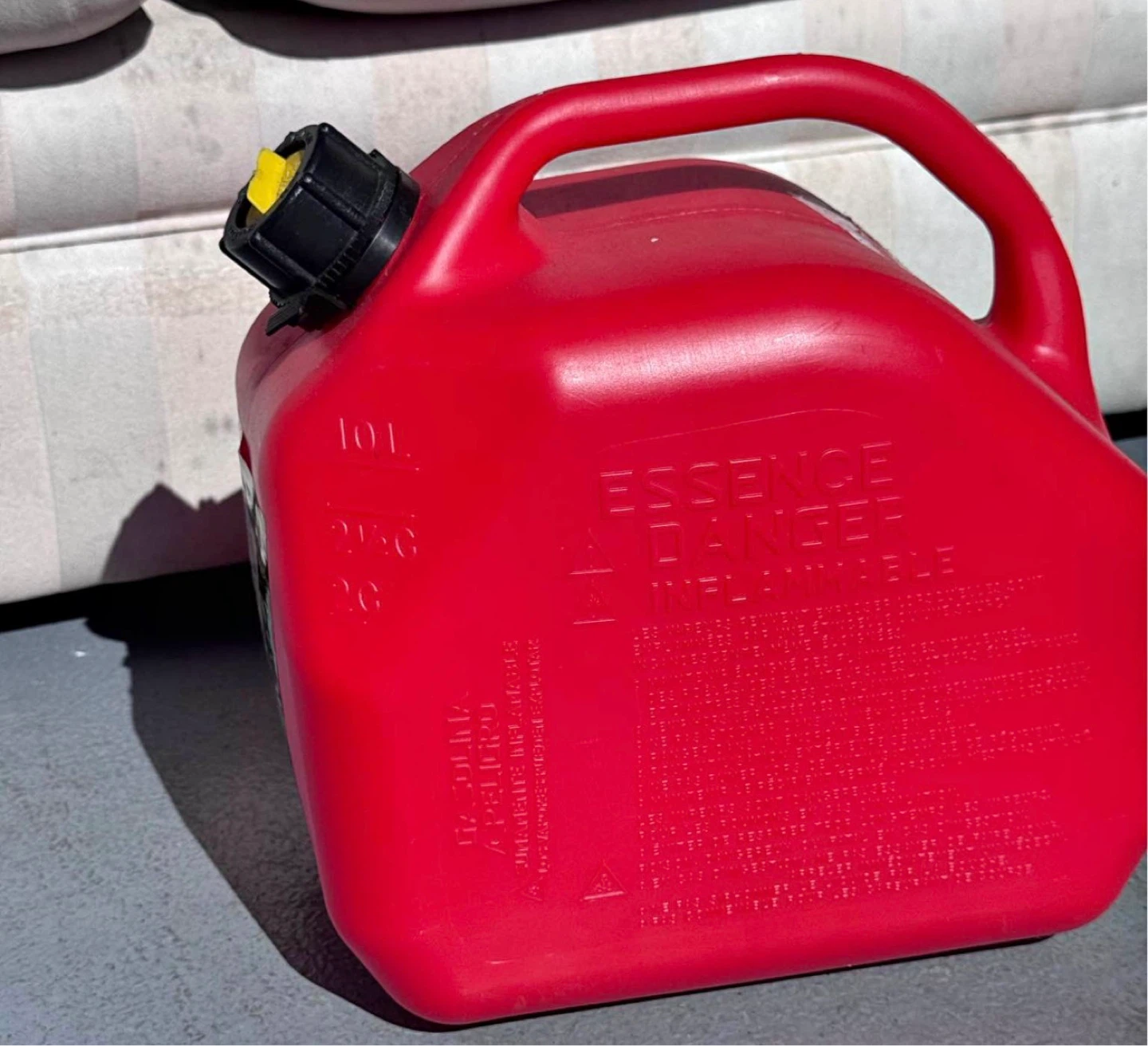 Scepter 5.3 Gallon (20L) Red Gasoline Can
