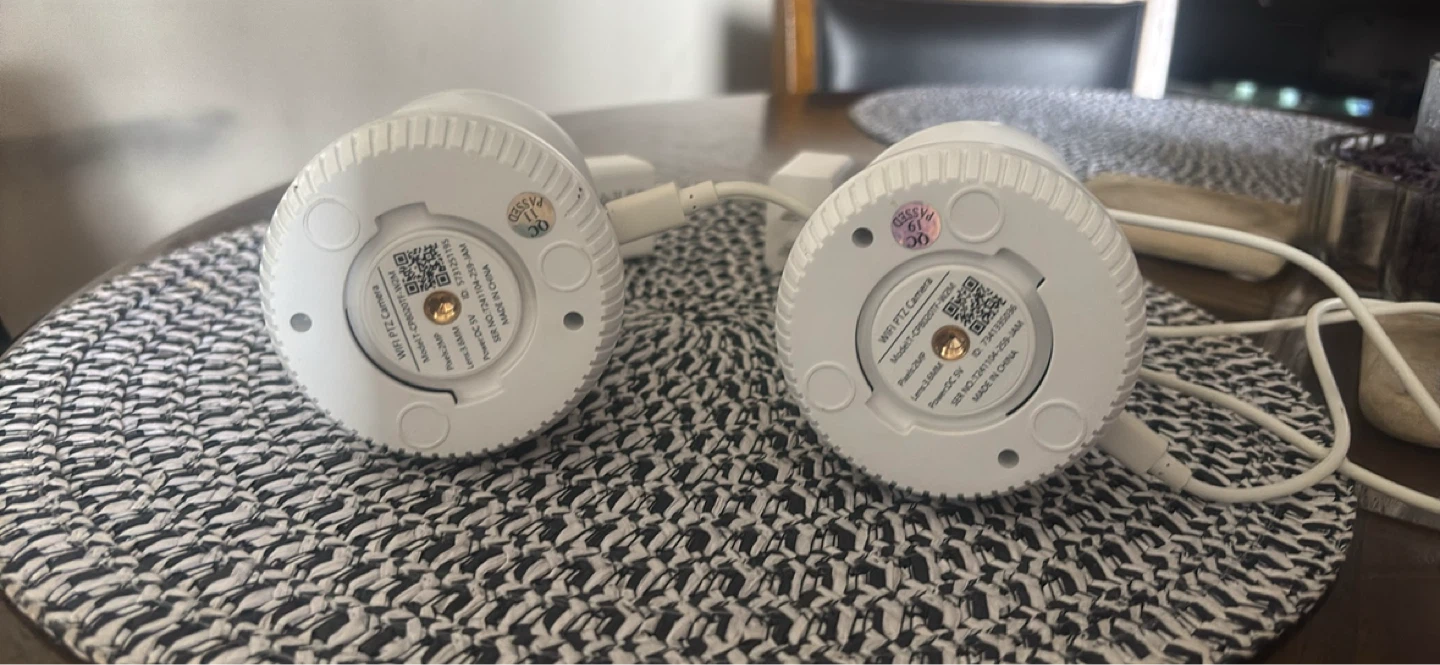 2x White Indoor Wi-Fi PTZ Cameras - photo 3