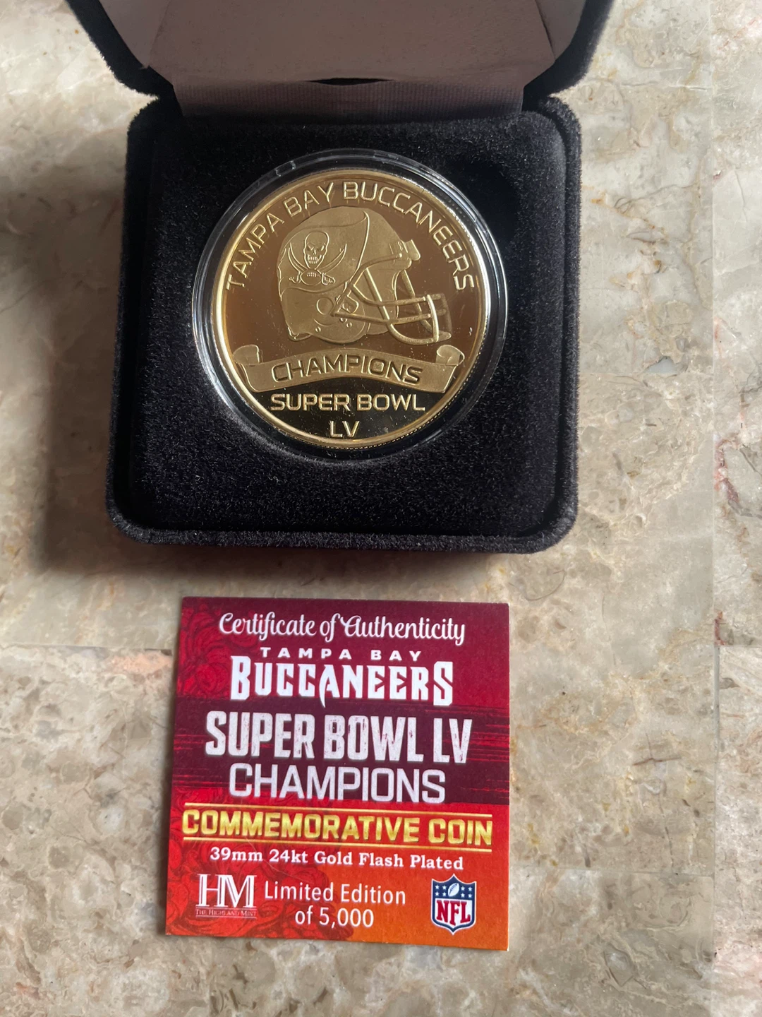 Tampa Bay Buccaneers Super Bowl LV Champions Commemorative Coin - photo 2
