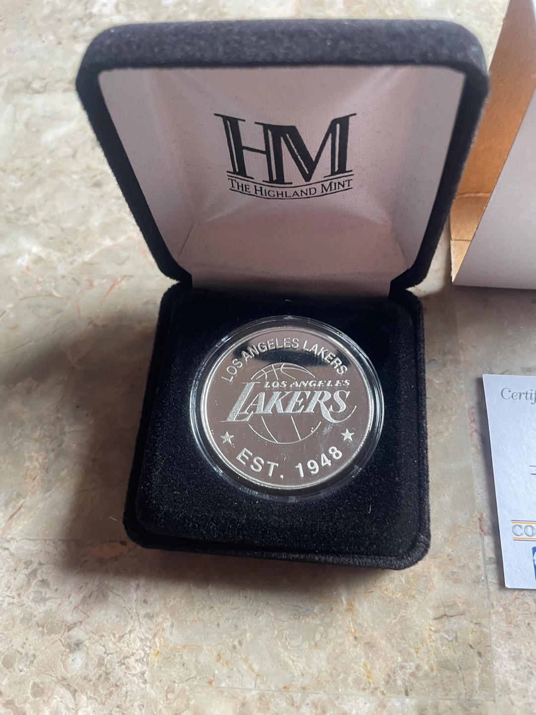 Los Angeles Lakers 39mm Silver Plated Commemorative Coin - photo 2
