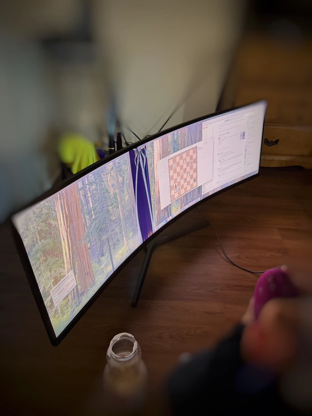 Curved Ultrawide Monitor - broken in the middle