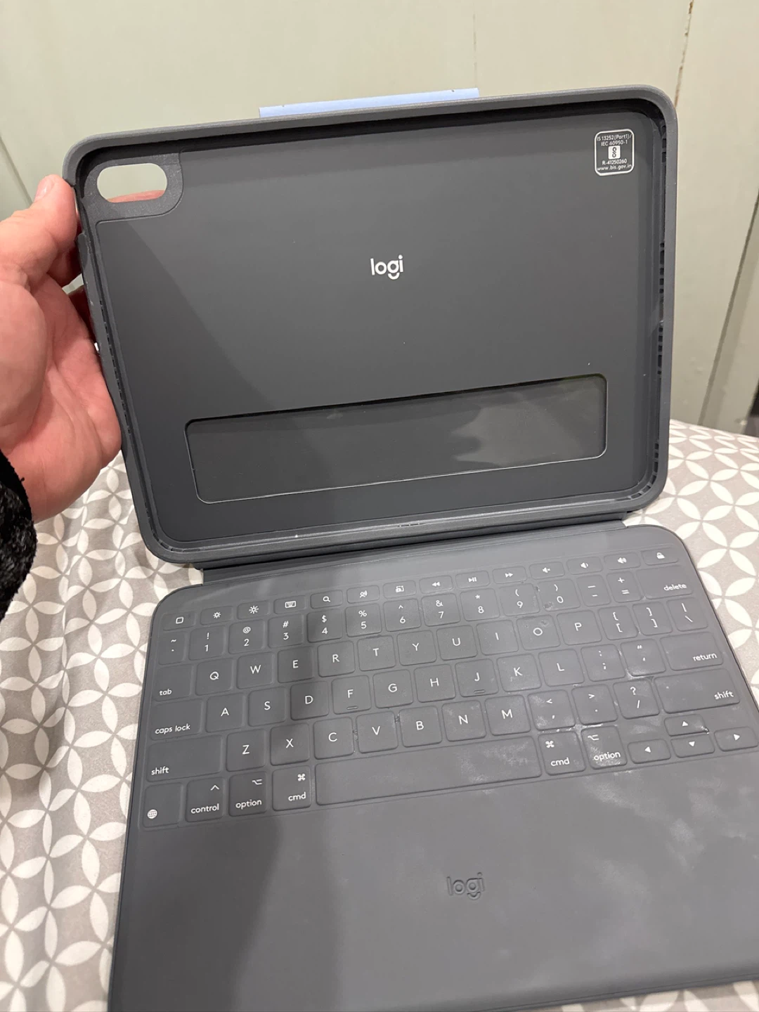 Apple iPad A16 with Logitech Keyboard Case - photo 5