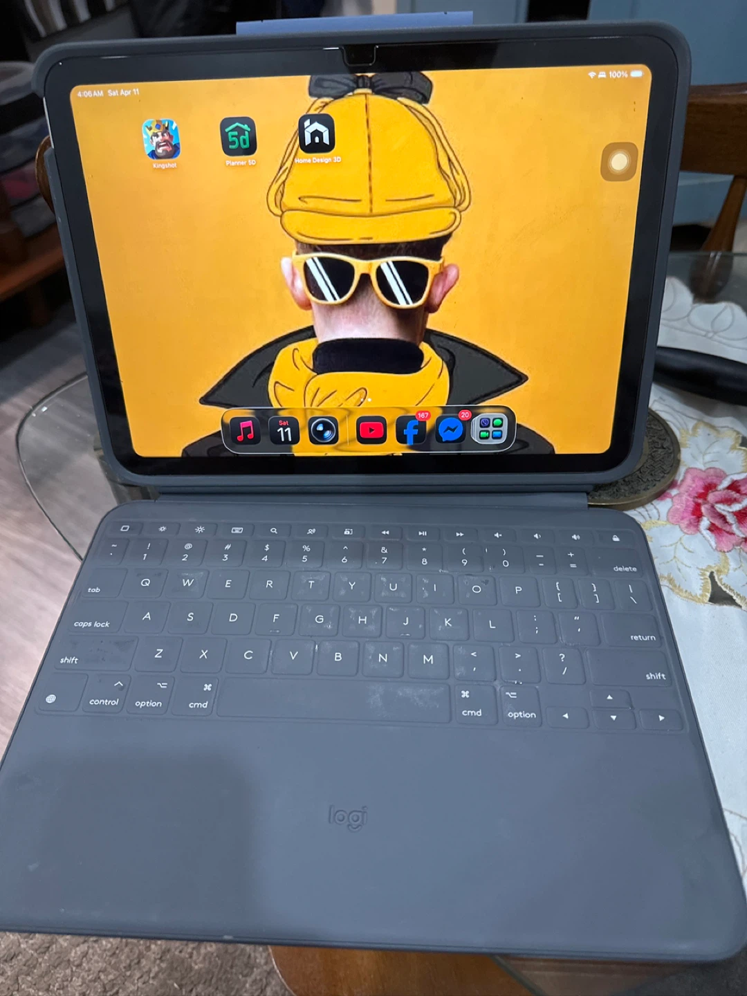 Apple iPad A16 with Logitech Keyboard Case