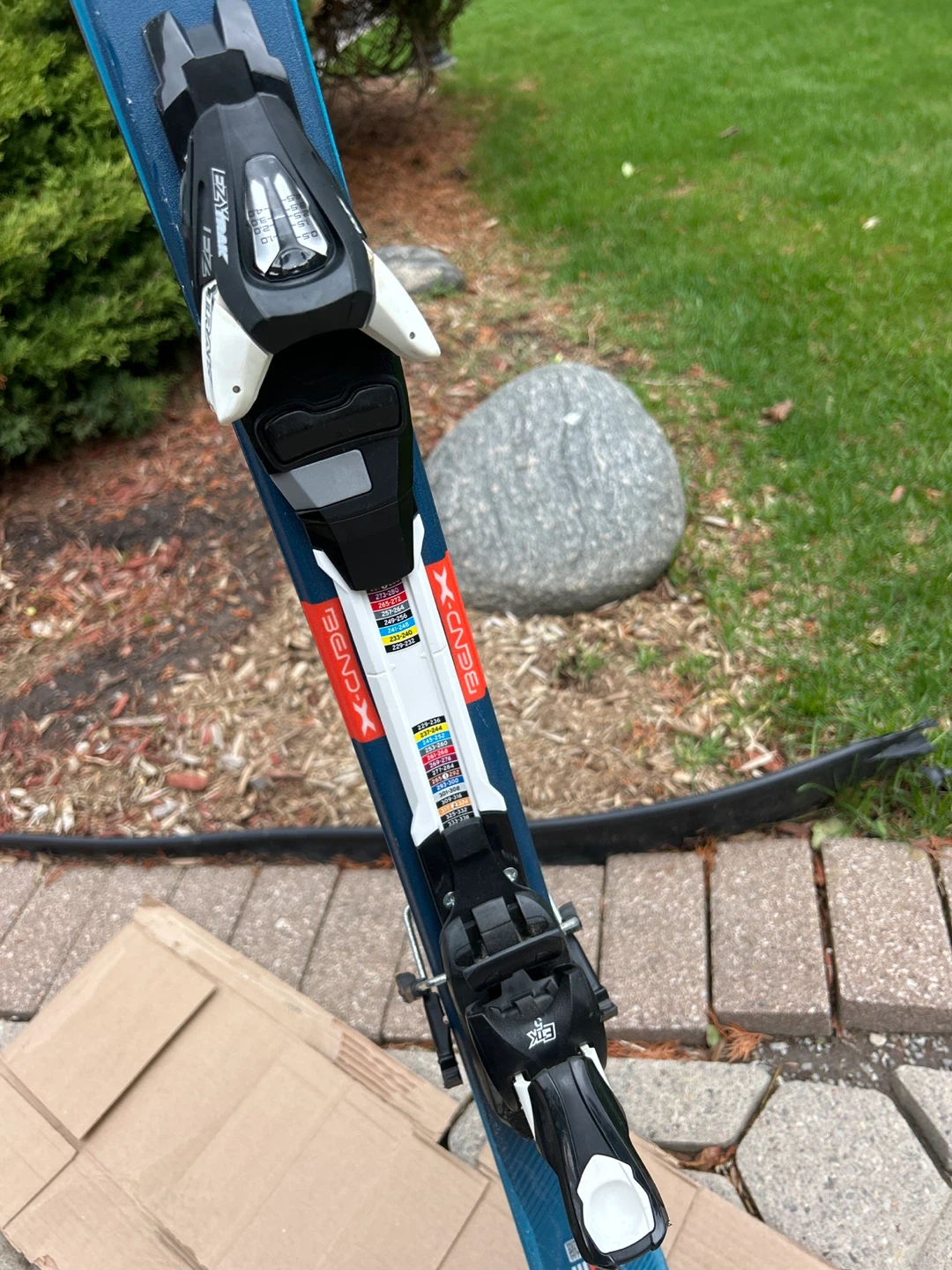 Atomic Xcaps Skis - photo 2