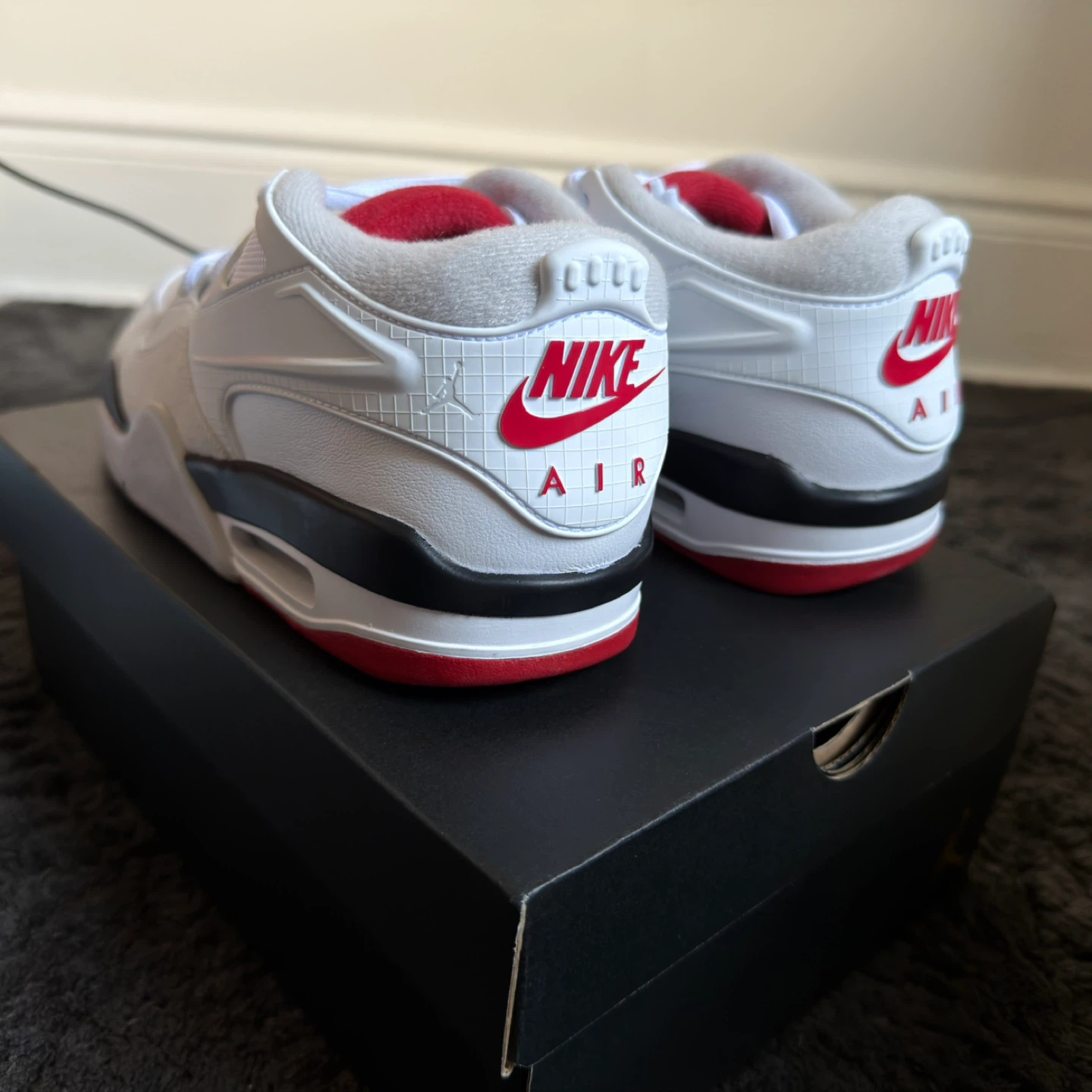 Nike Air Jordan- White/Red/Black