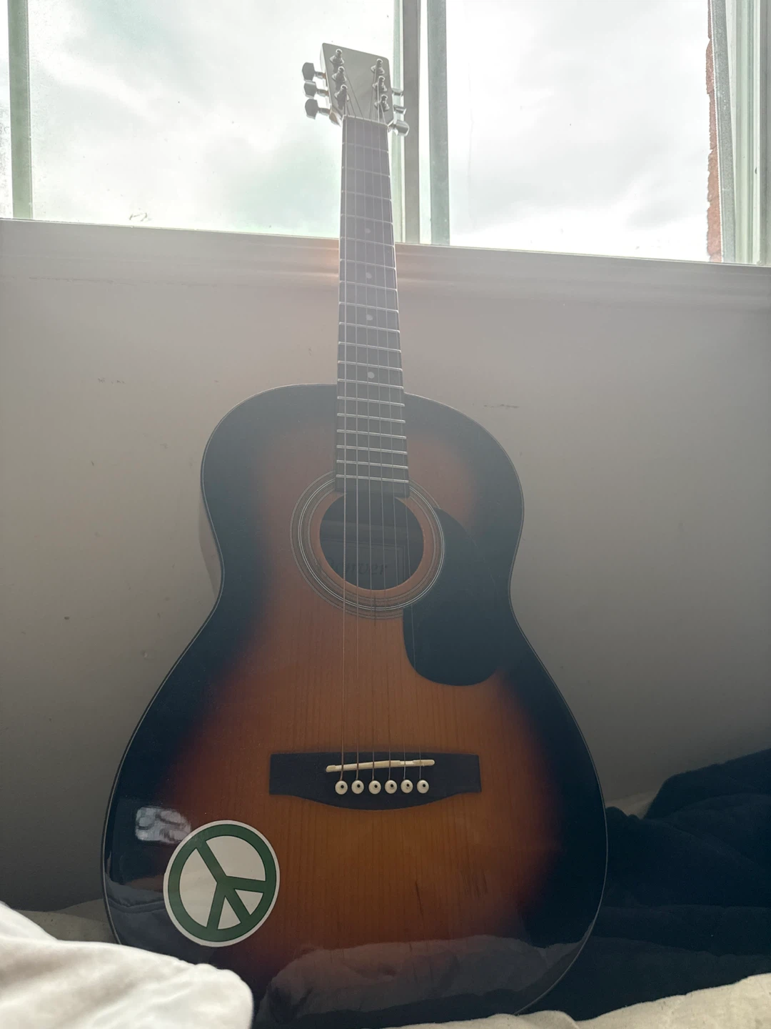 Acoustic Guitar with Sunburst Finish