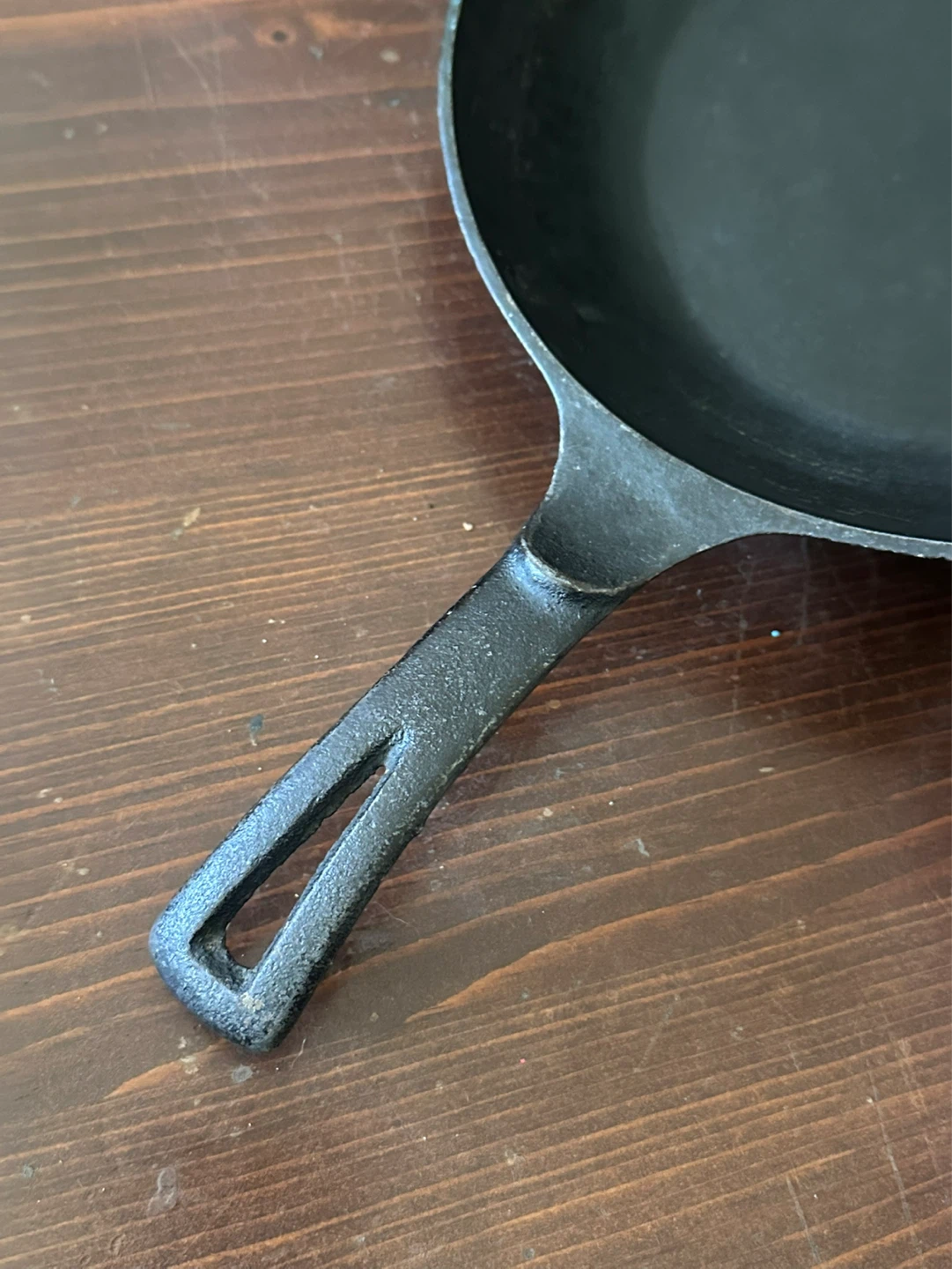 Antique Wagner 9” Cast Iron Chief Skillet with Thumbprint - photo 3
