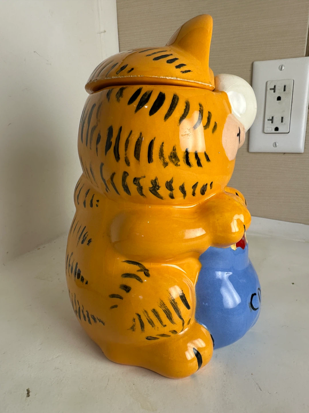 Vintage Hand Painted Ceramic Garfield Cookie Jar - photo 4