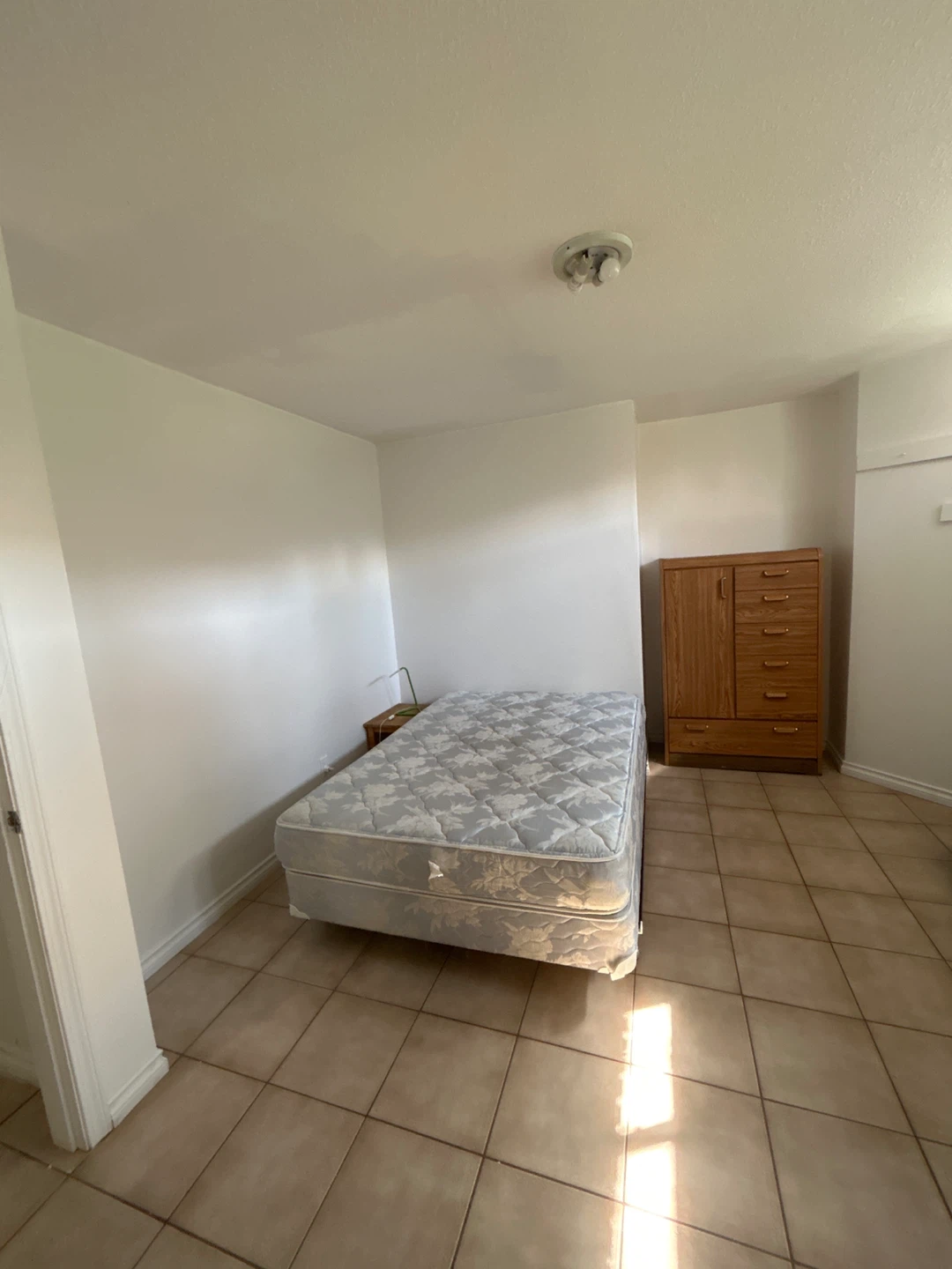 Private room for rent - photo 2