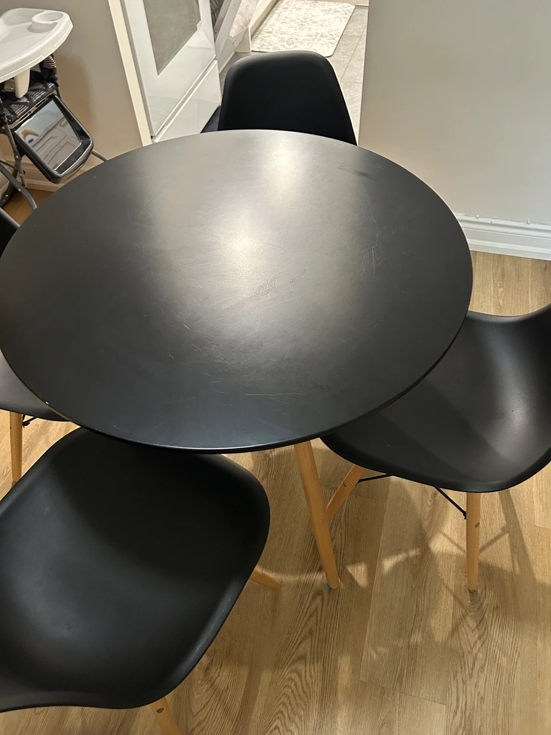 Black Round Dining Table