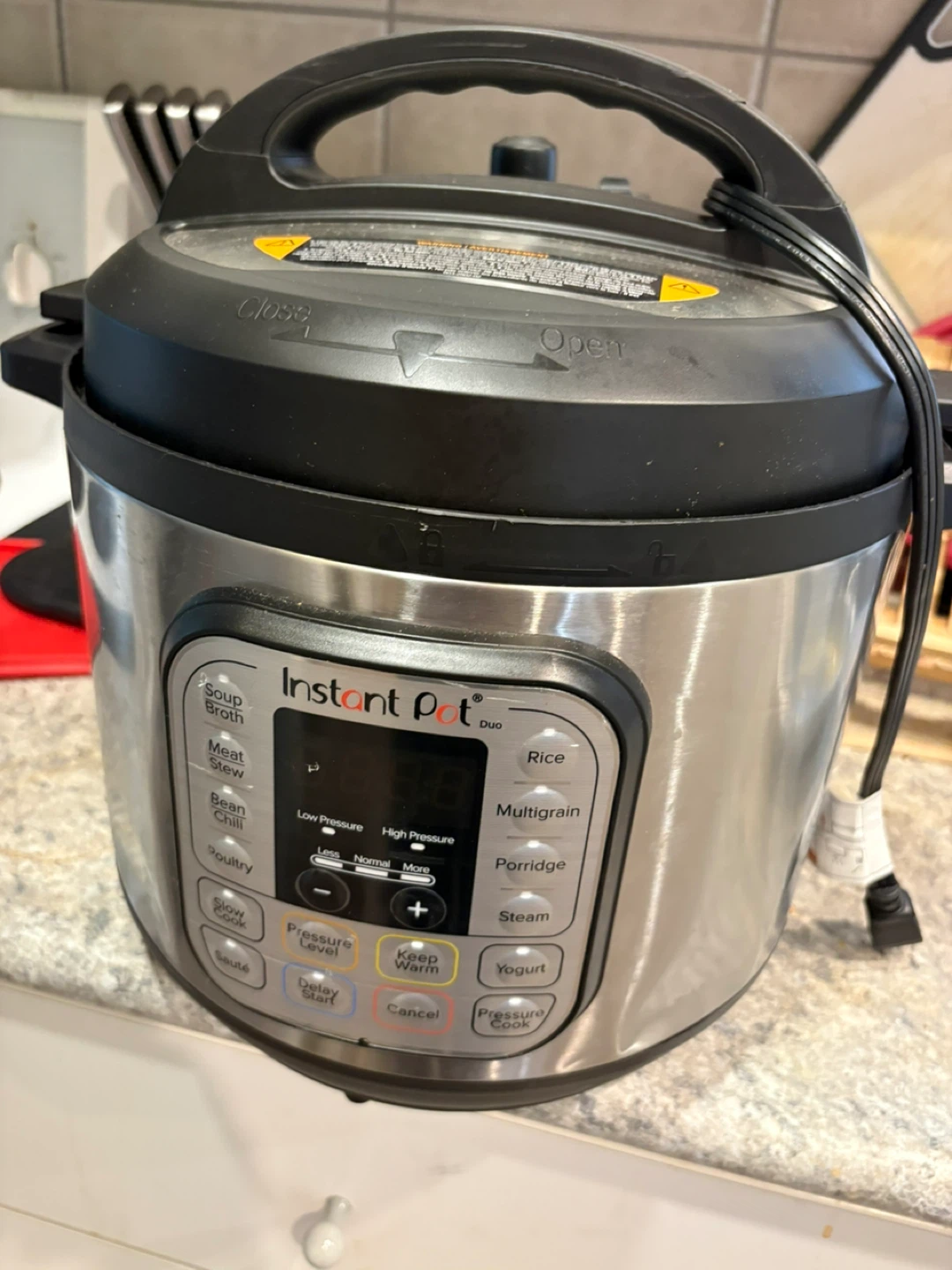 8 quart Instant Pot Duo 6-in-1 Multi-Cooker