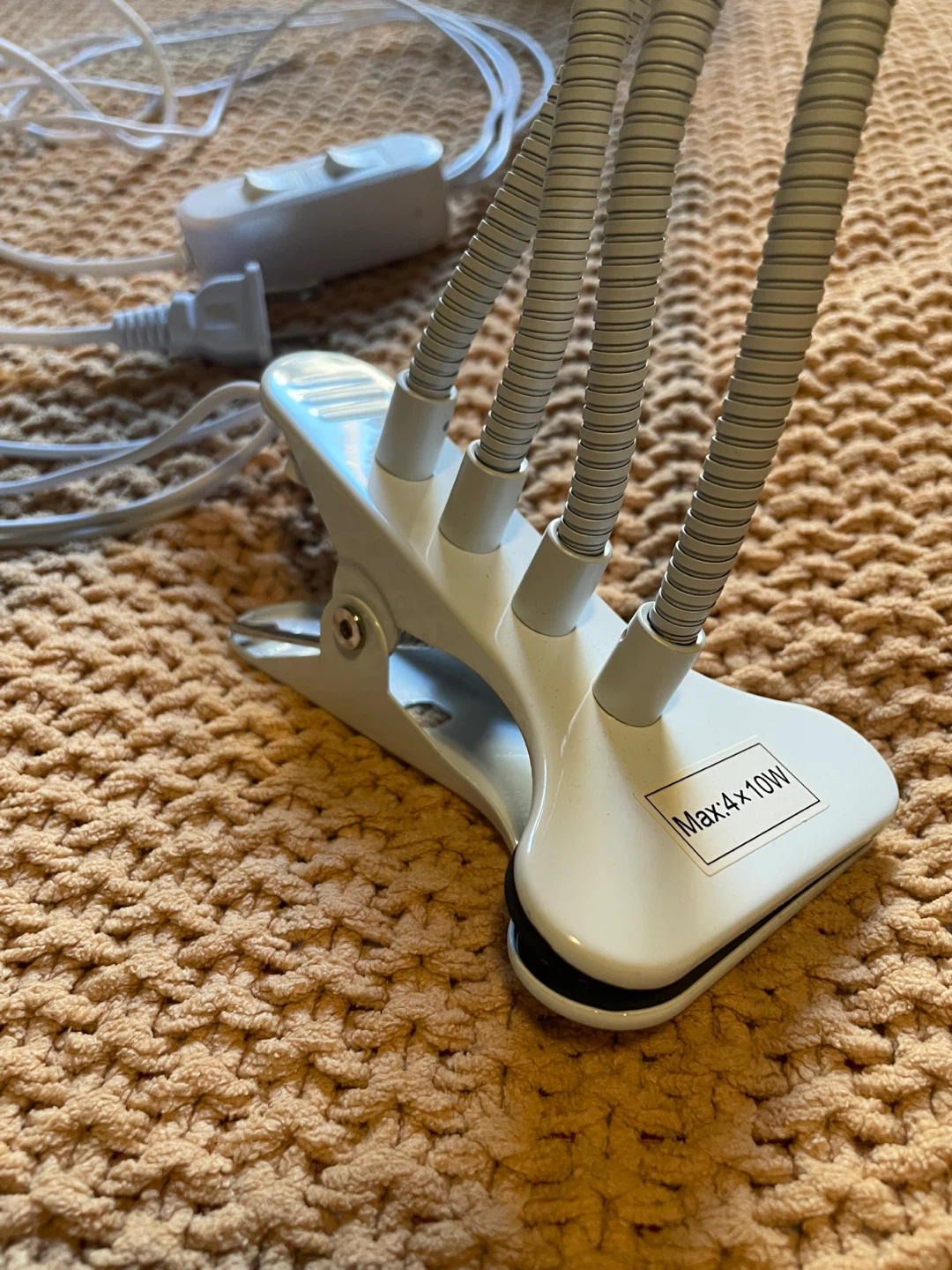 SANSI Grow Light with 4 Bulbs - photo 2