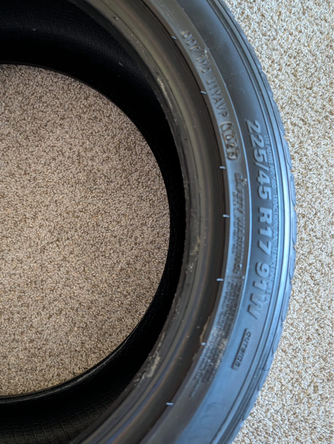 Kumho Majesty Solus Tire 225/45R17 91W - photo 2