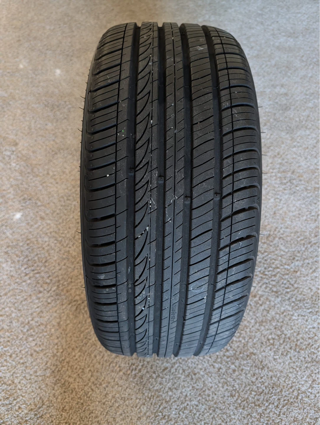 Kumho Majesty Solus Tire 225/45R17 91W - photo 3