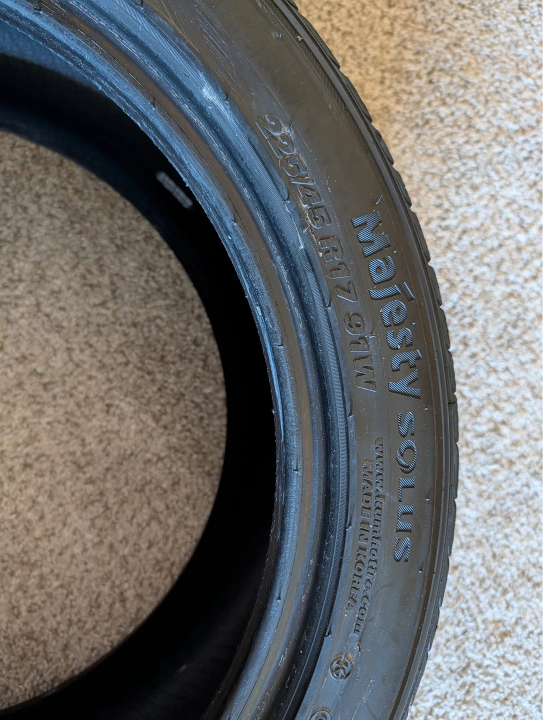 Kumho Majesty Solus Tire 225/45R17 91W - photo 4