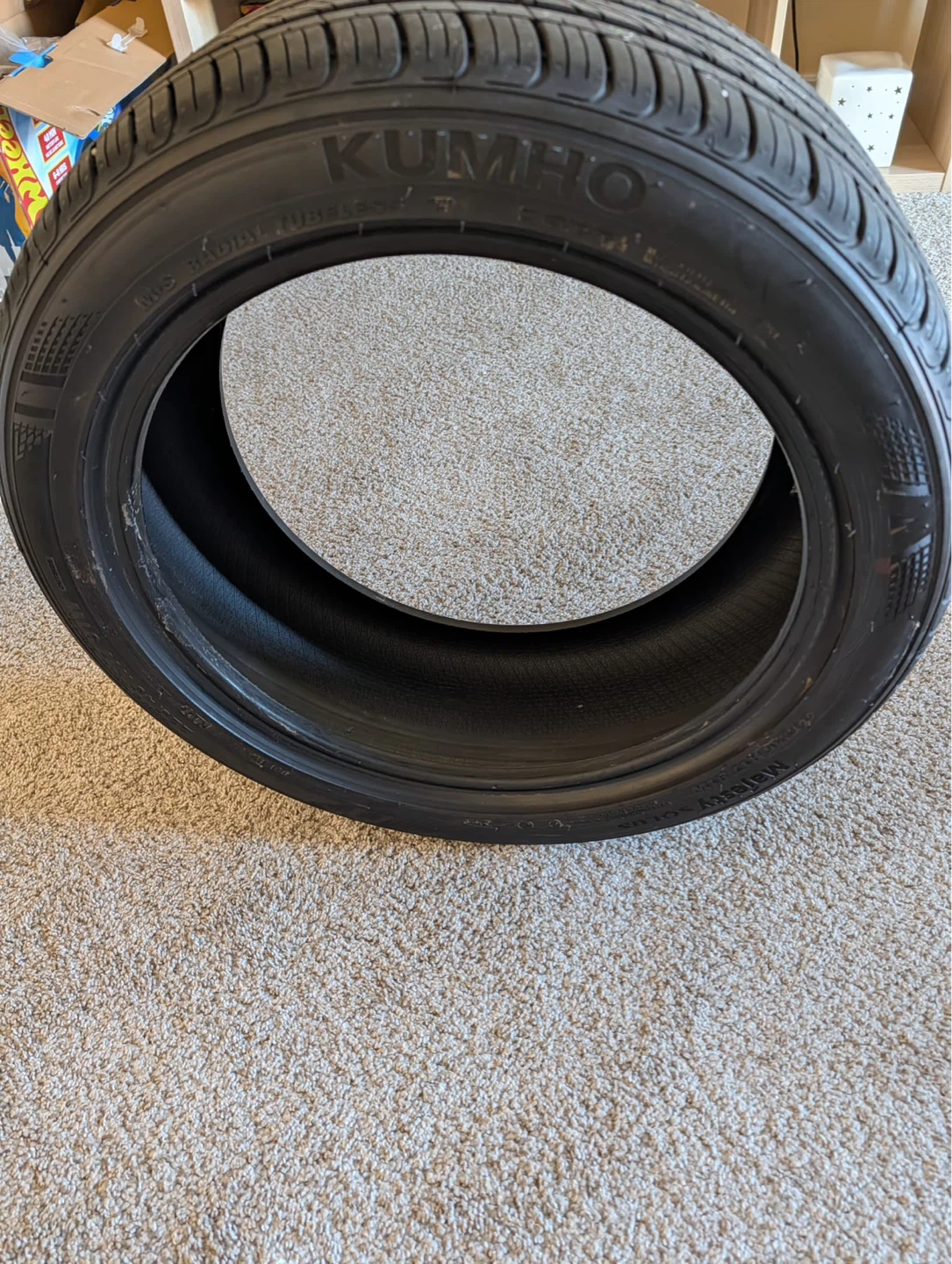 Kumho Majesty Solus Tire 225/45R17 91W
