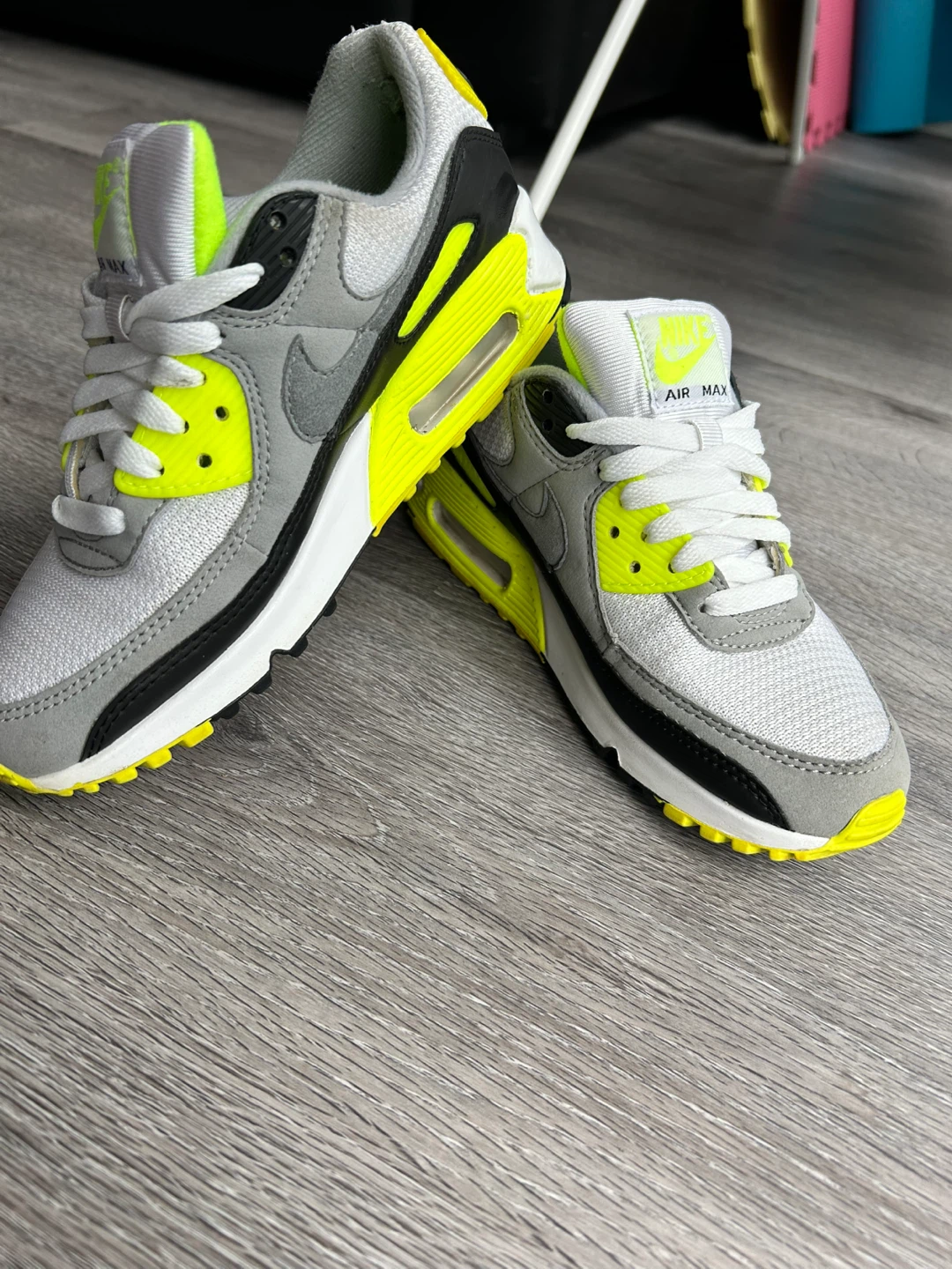 Nike Air Max 90 Shoes - Size US 6