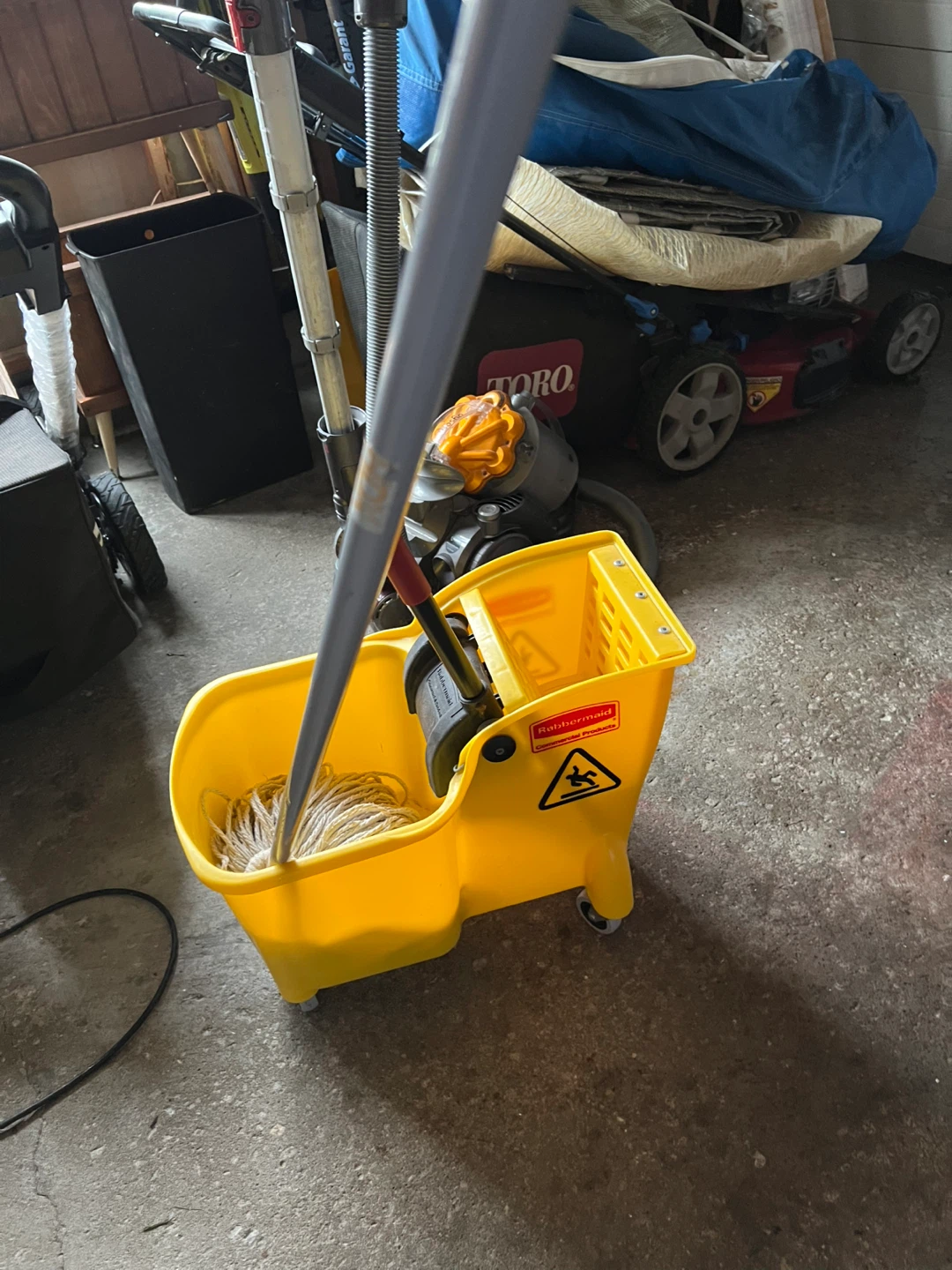 Rubbermaid Yellow Mop Bucket with Wringer