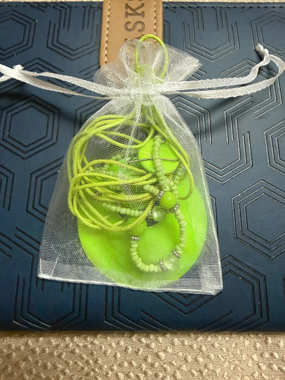 Green Beaded Necklace & Earrings Set- free with another purchase - photo 2