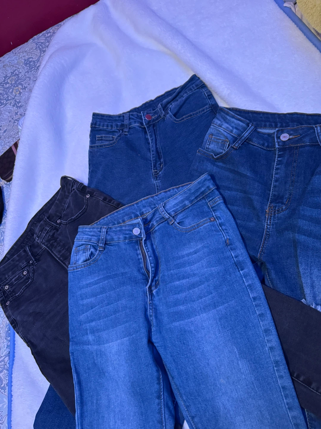 Bundle of 4 Pairs of Women's Jeans - photo 4