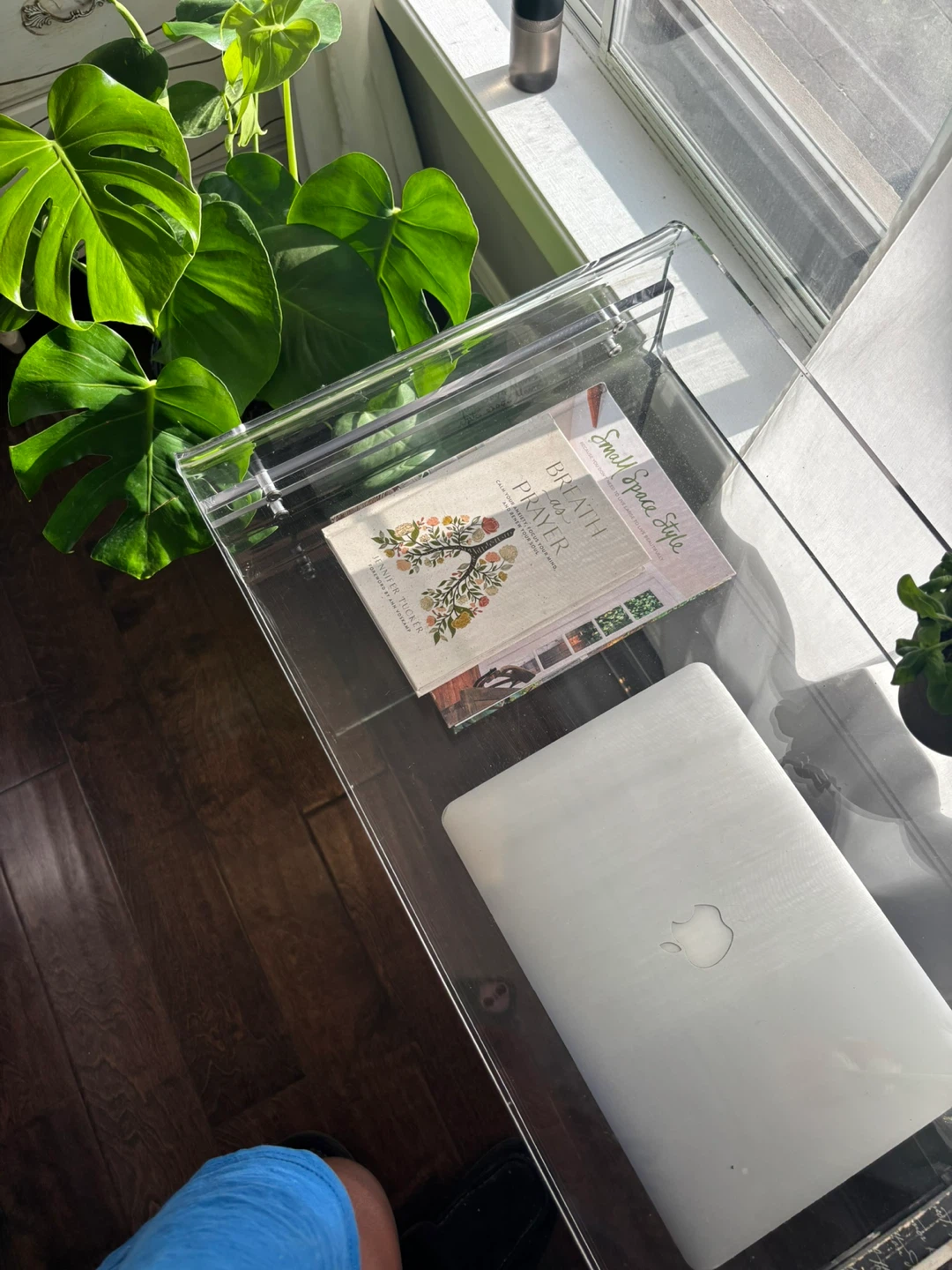Clear Acrylic Desk - photo 3
