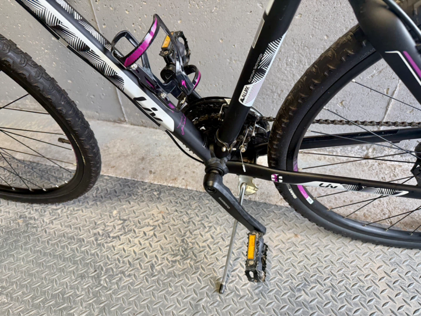 GIANT Rove LIV 2 Mountain Bike - photo 3