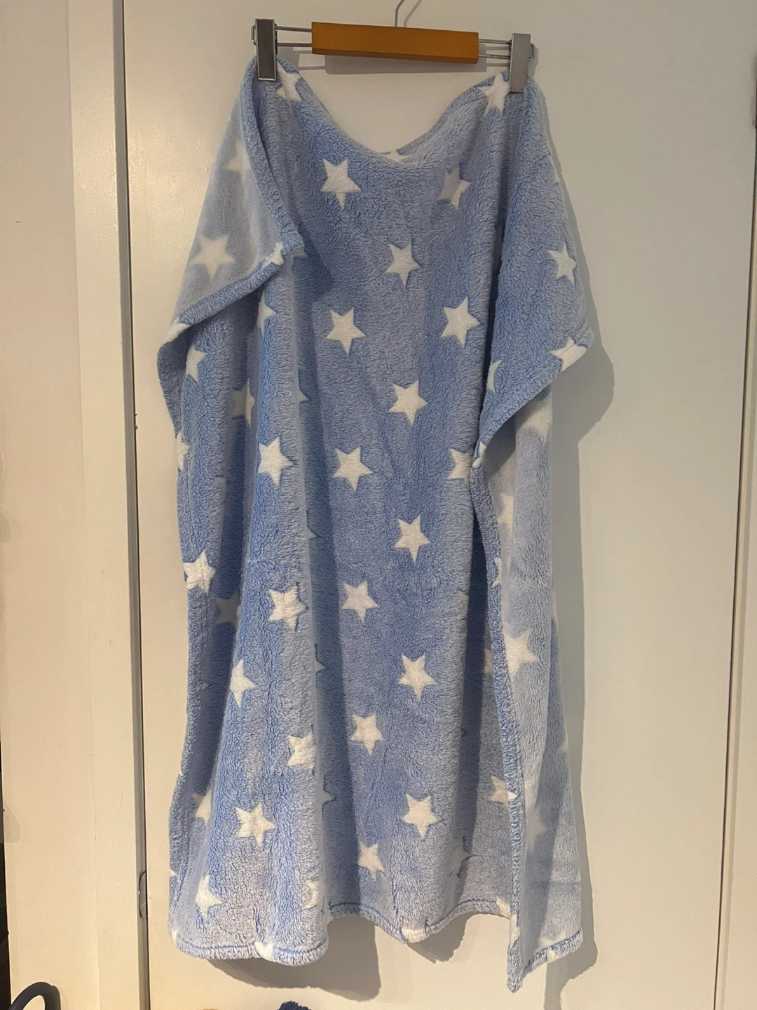 Blue Star Pattern Hooded Blanket