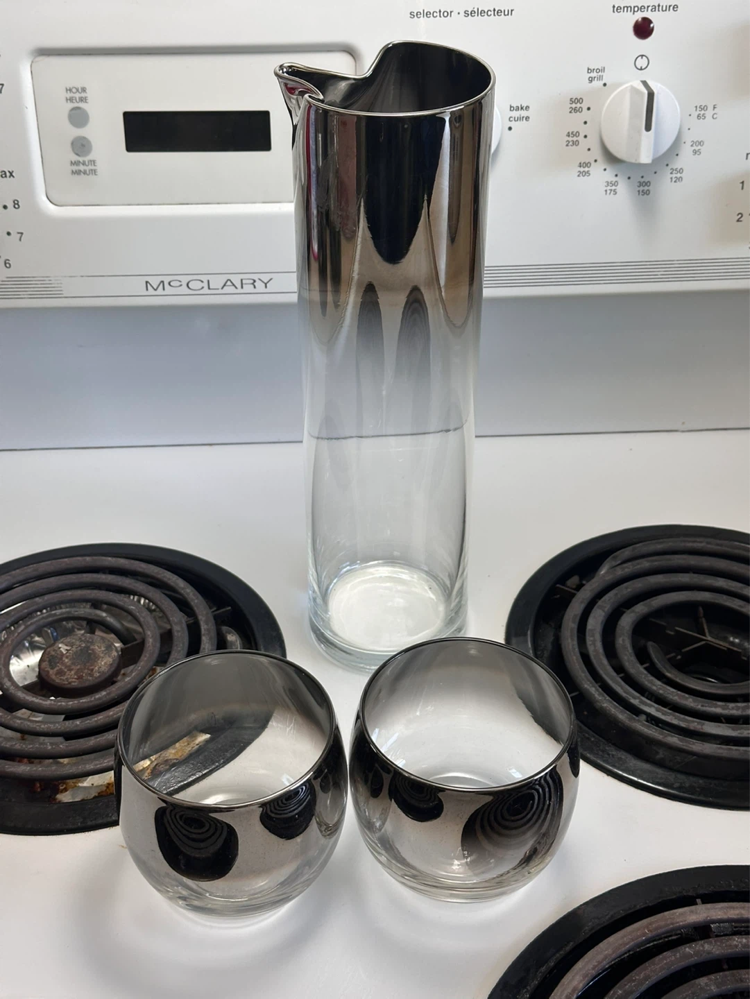 Dorothy Thorpe Silver Fade Cocktail Shaker and 2 Glasses