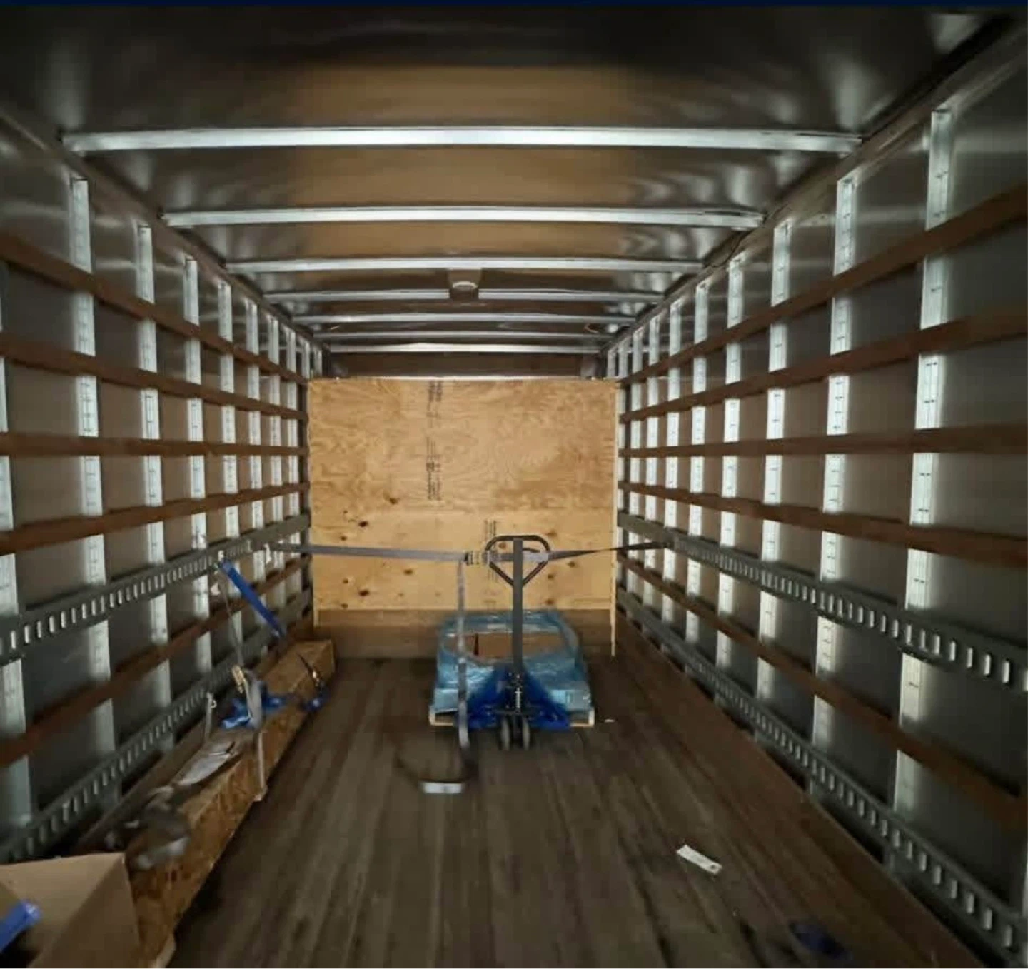 International Box Truck 2019 - photo 4
