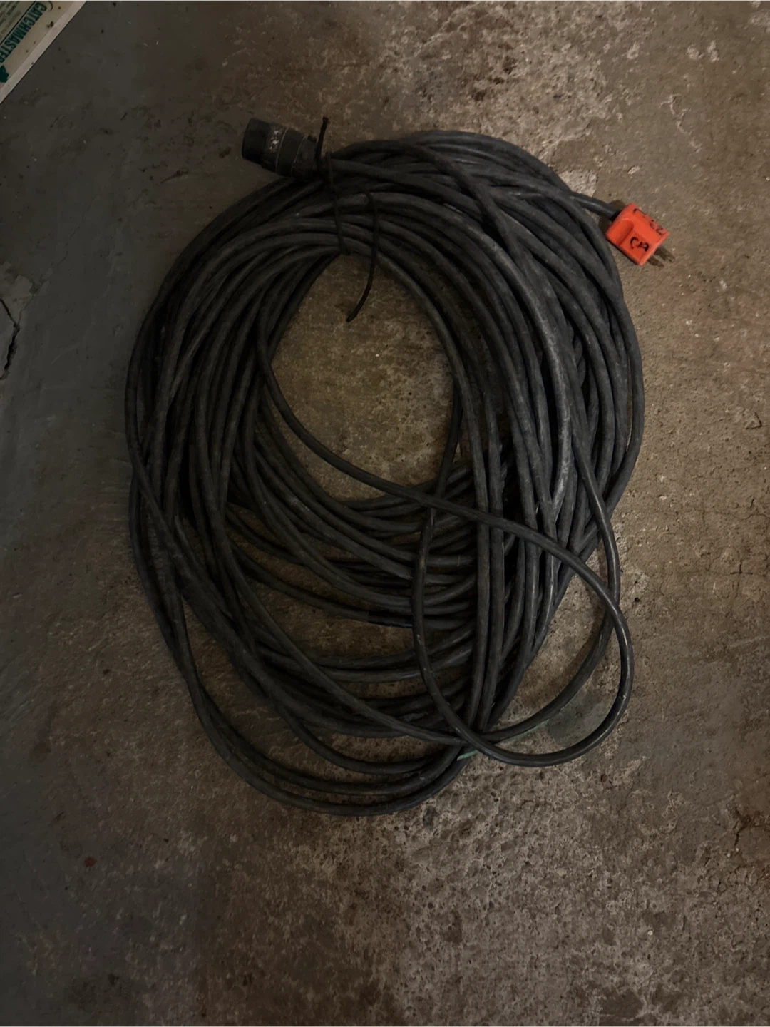 100 foot extension cord 14 gage