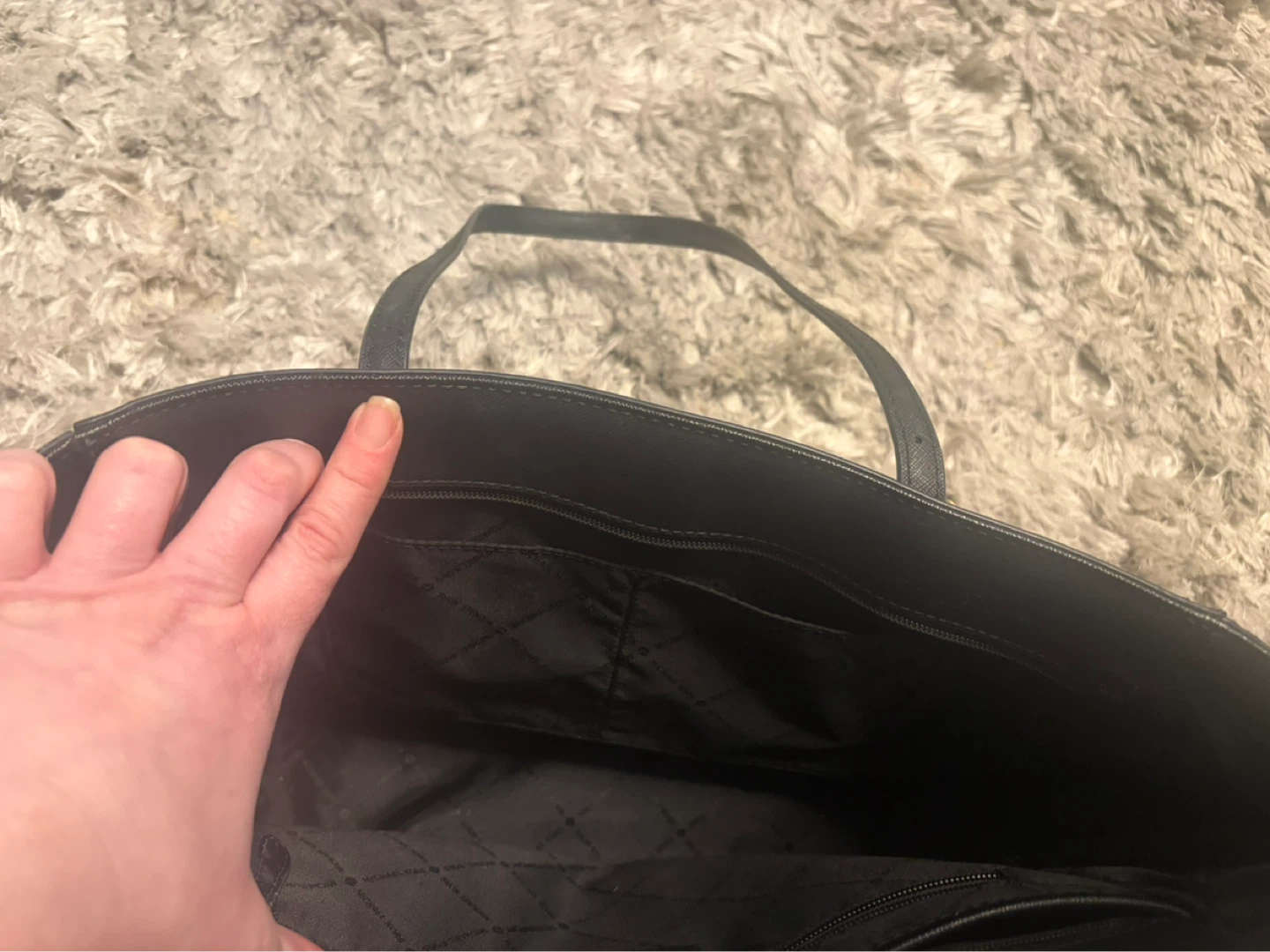 Michael Kors Black Tote Bag - photo 4