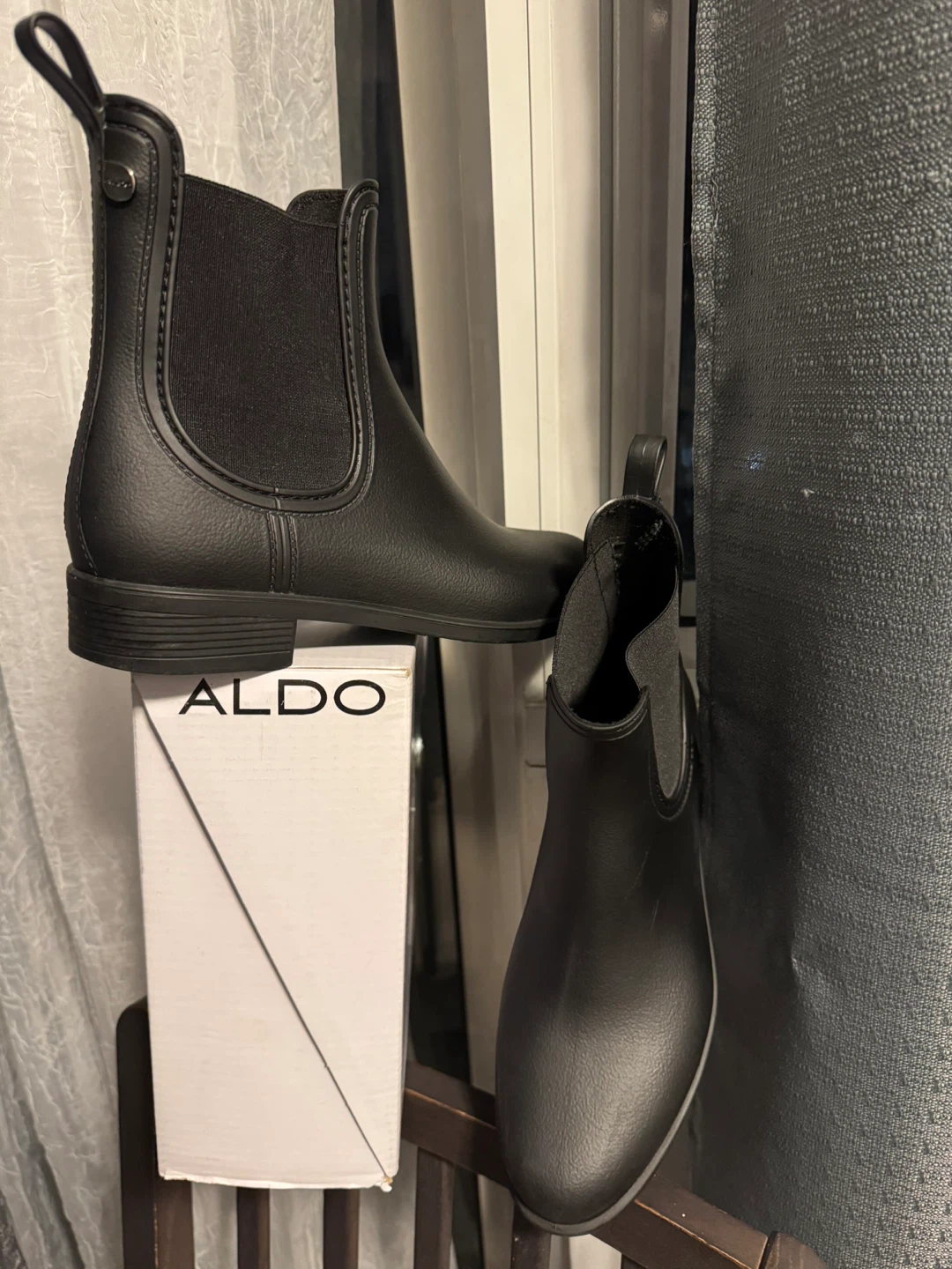 ALDO Black Chelsea Boots Size 8.5 - photo 2