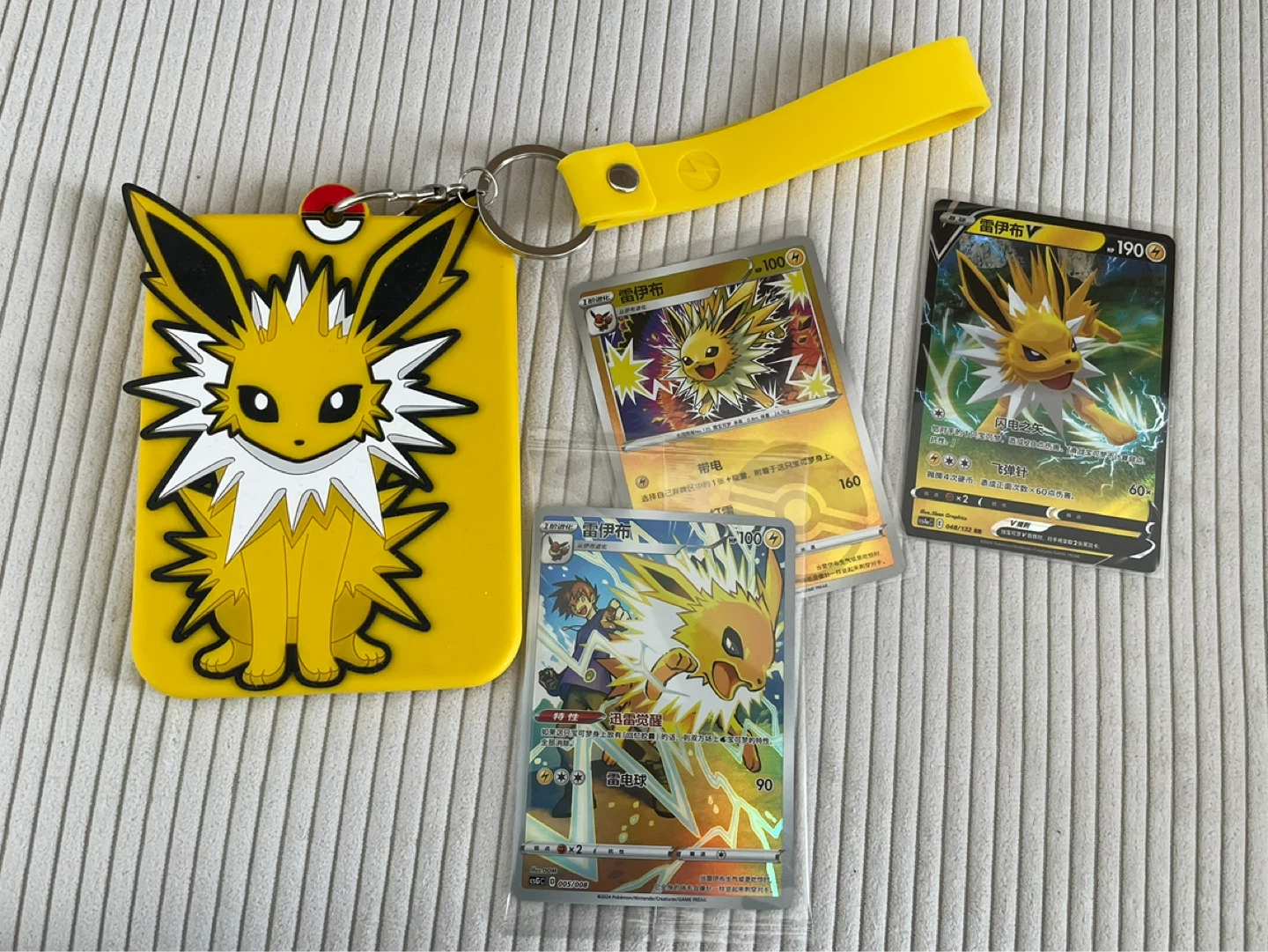 Pokemon Jolteon Trading Cards with Card Holder - photo 5