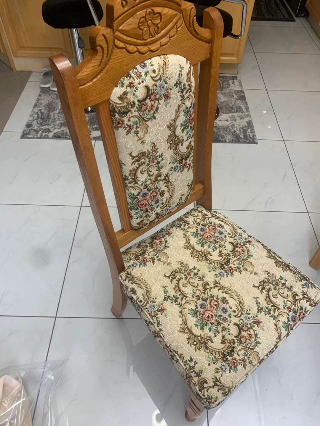 Oak Dining Table with 4 chairs