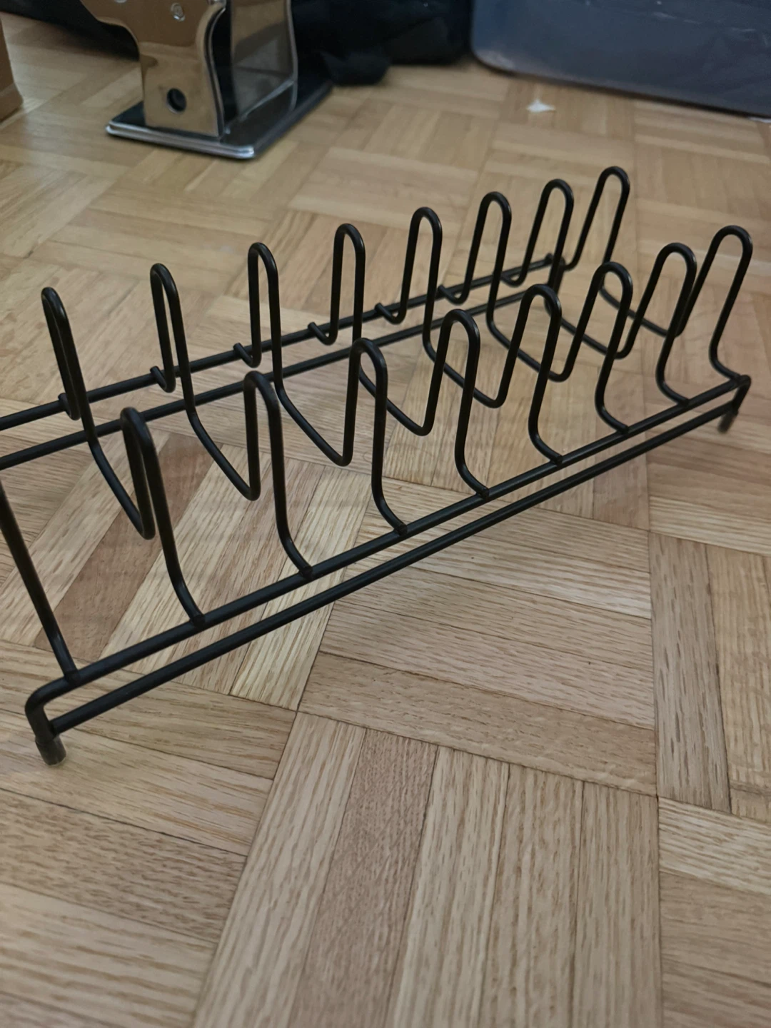holder for pans