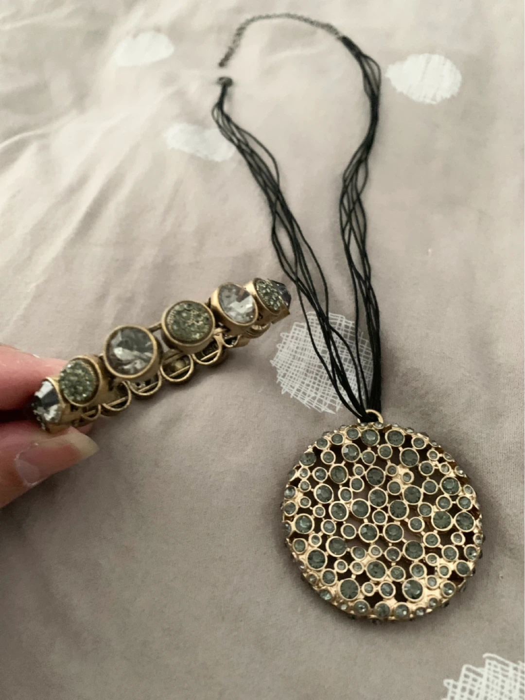 Gold-tone pendant necklace and bracelet set with rhinestones - photo 2