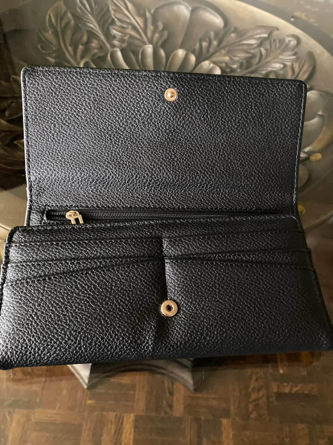Guess - photo 2