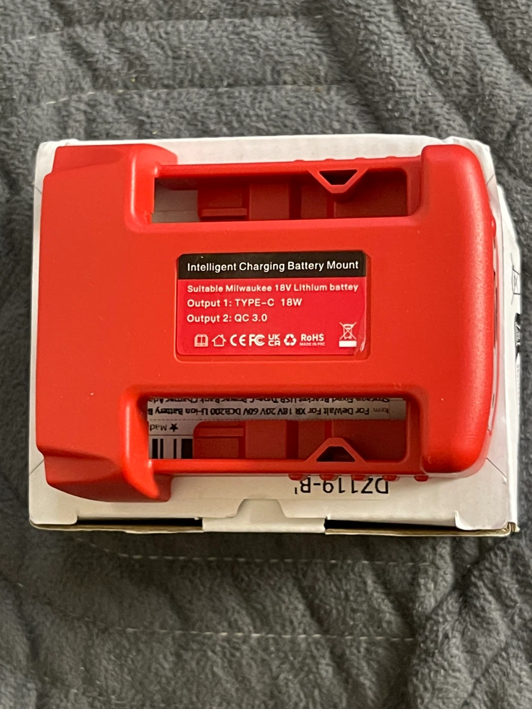 Milwaukee 18V Lithium Battery Intelligent Charging Mount - photo 3