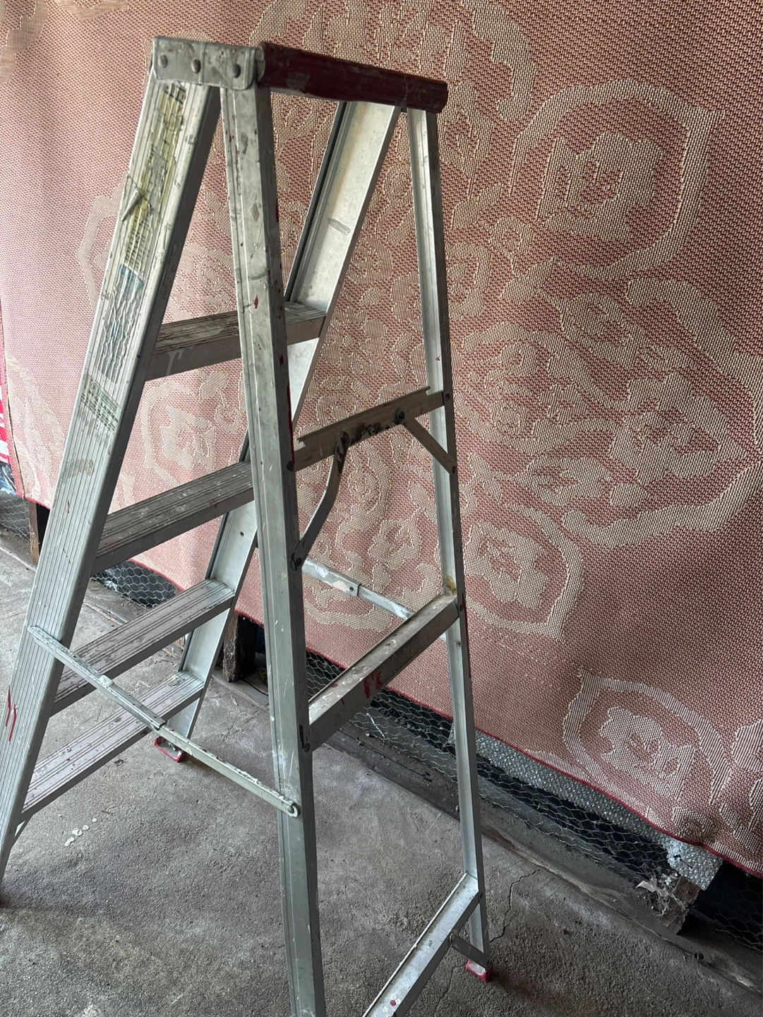 Aluminum Step Ladder - photo 3