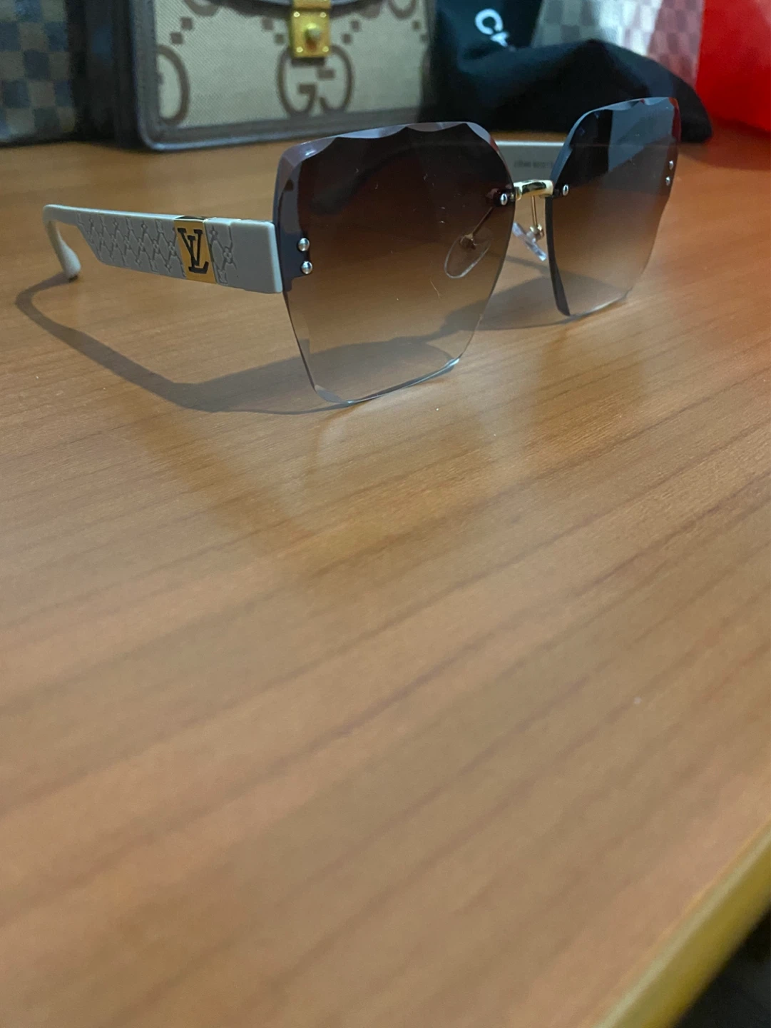Louis Vuitton Sunglasses - photo 2