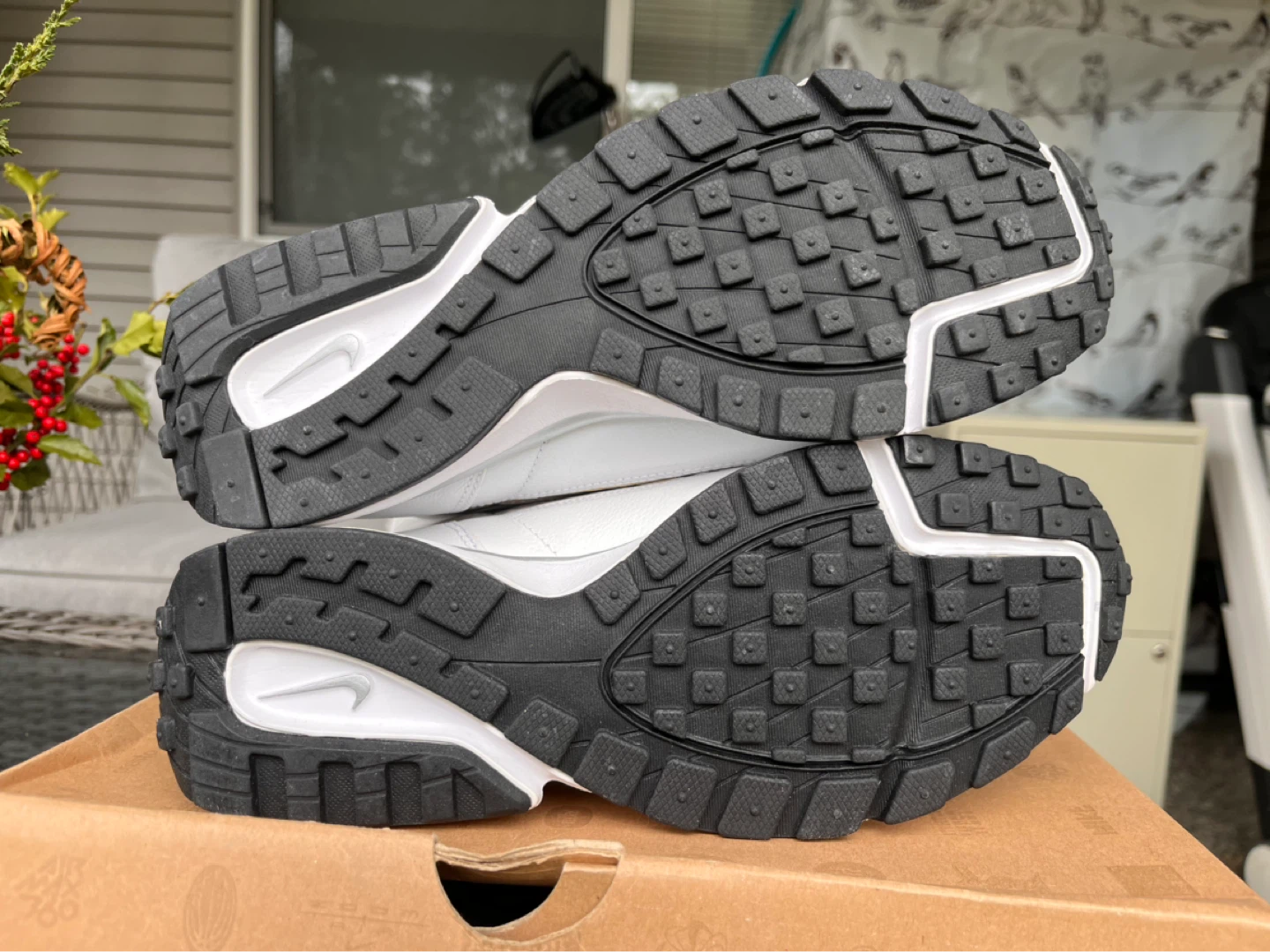 Nike Air Waffle Boot White Fur Lined Women's Size 8 - photo 2