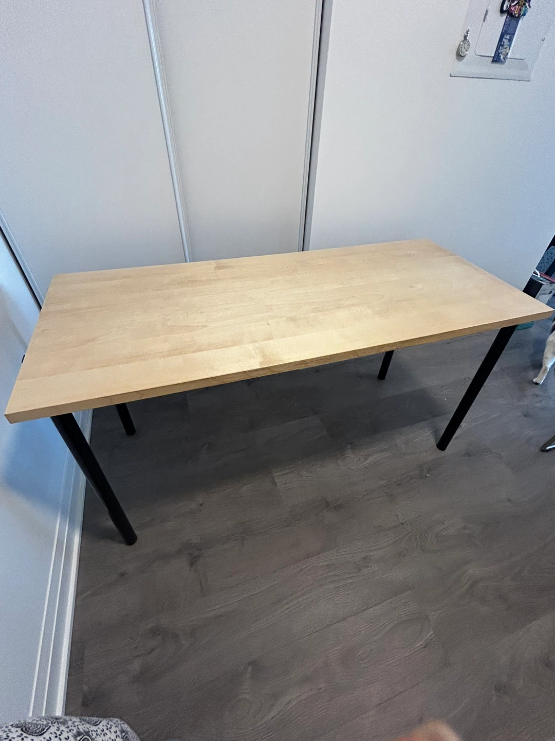 Wooden tabletop desk with black legs - photo 4