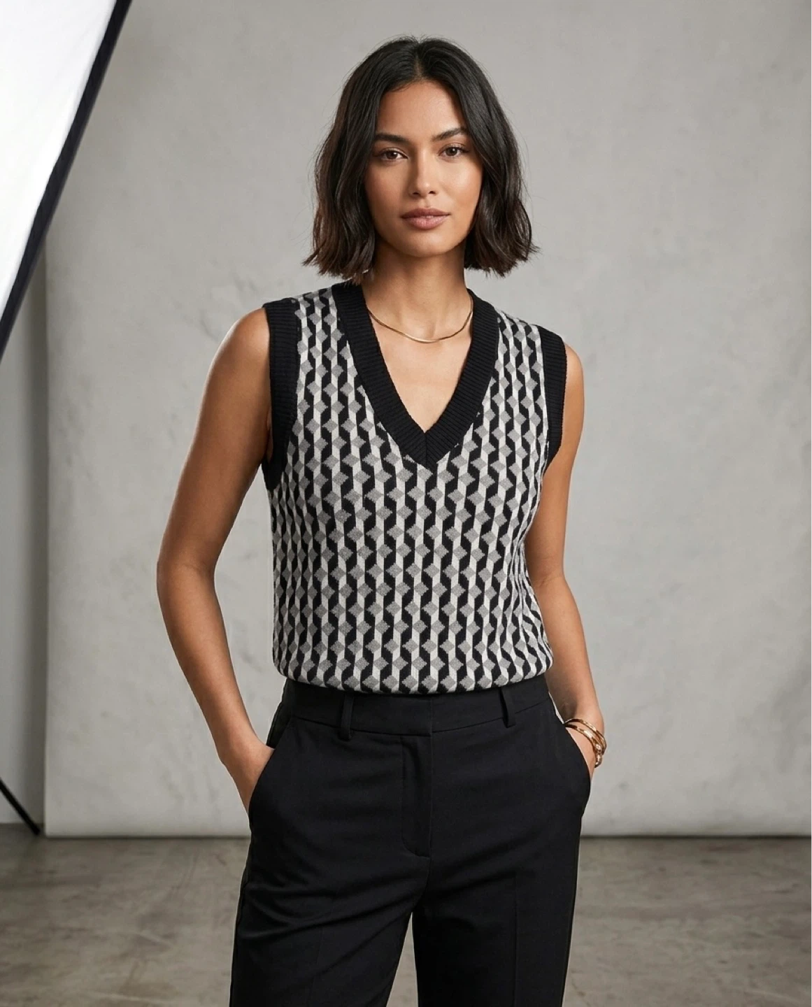 Christian Siriano Diamond Sweater Vest size  small/ medium