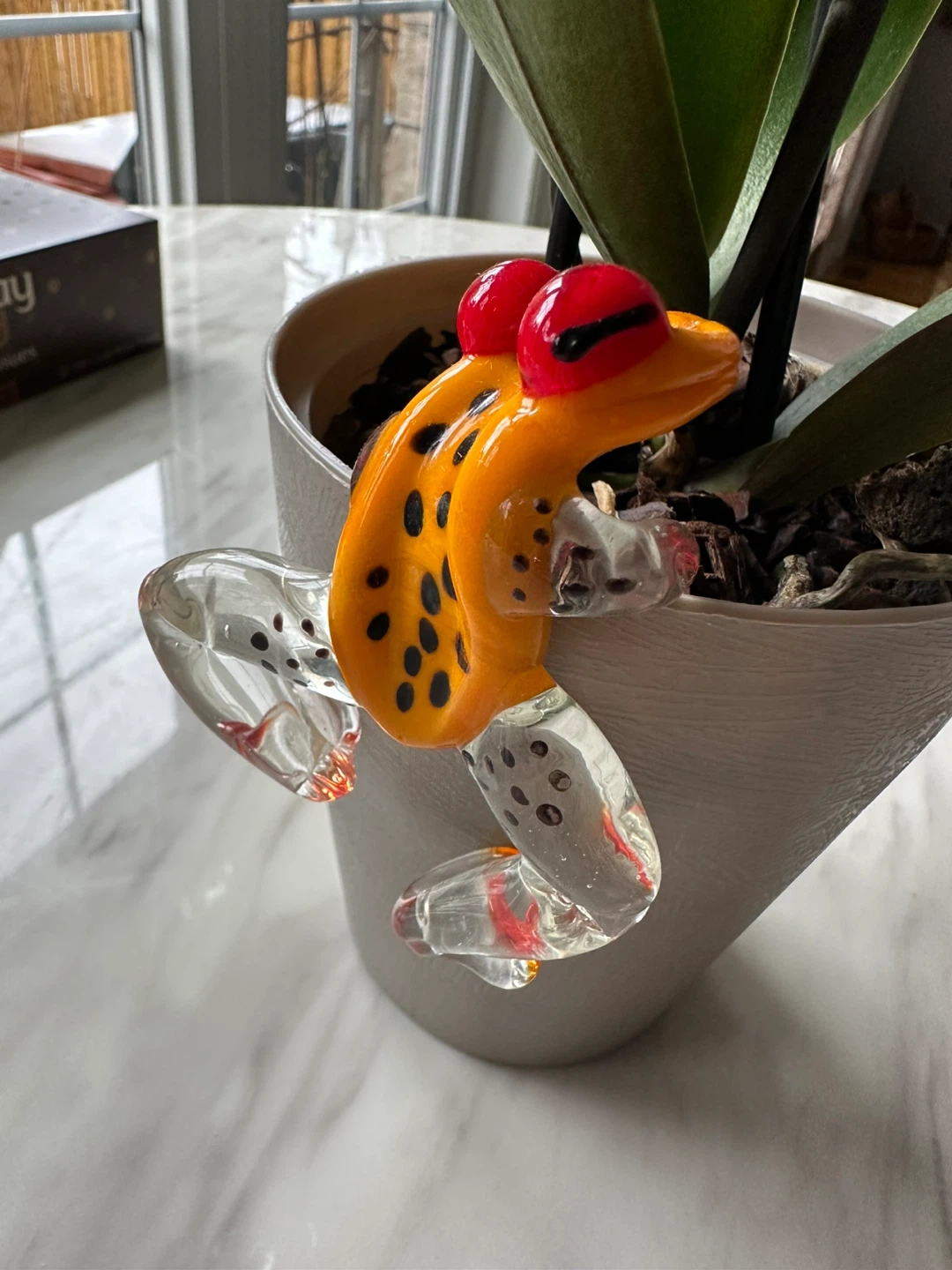 Morano  Glass Frog Plant Pot Hugger Figurine