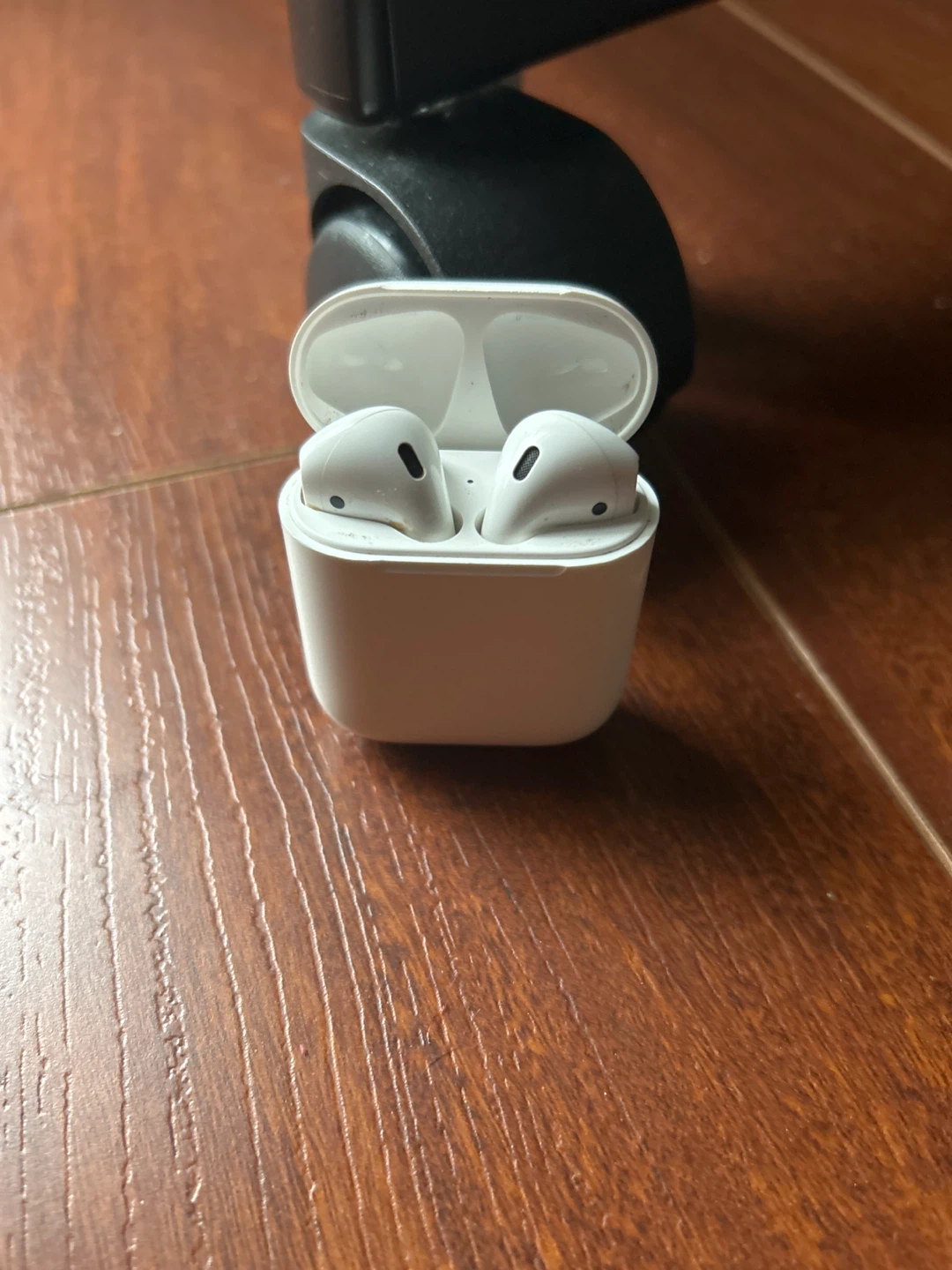 Apple AirPods Wireless Earbuds Charging Case with AirPods - photo 2
