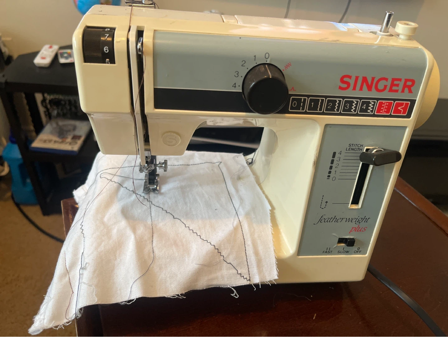 Singer Featherweight Plus Sewing Machine