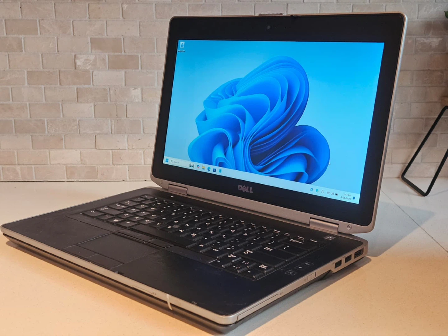 🔥 Dell 14” Laptop - i7 | 8GB RAM | 120GB SSD | Good Battery - photo 3