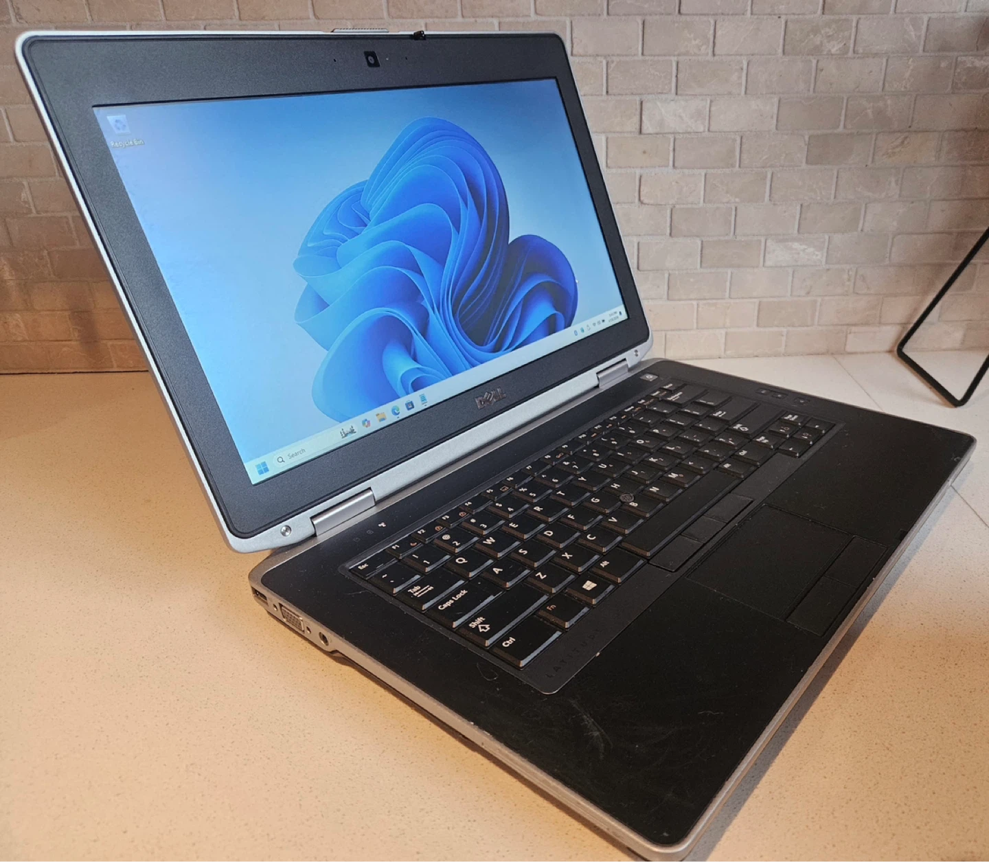 🔥 Dell 14” Laptop - i7 | 8GB RAM | 120GB SSD | Good Battery - photo 2